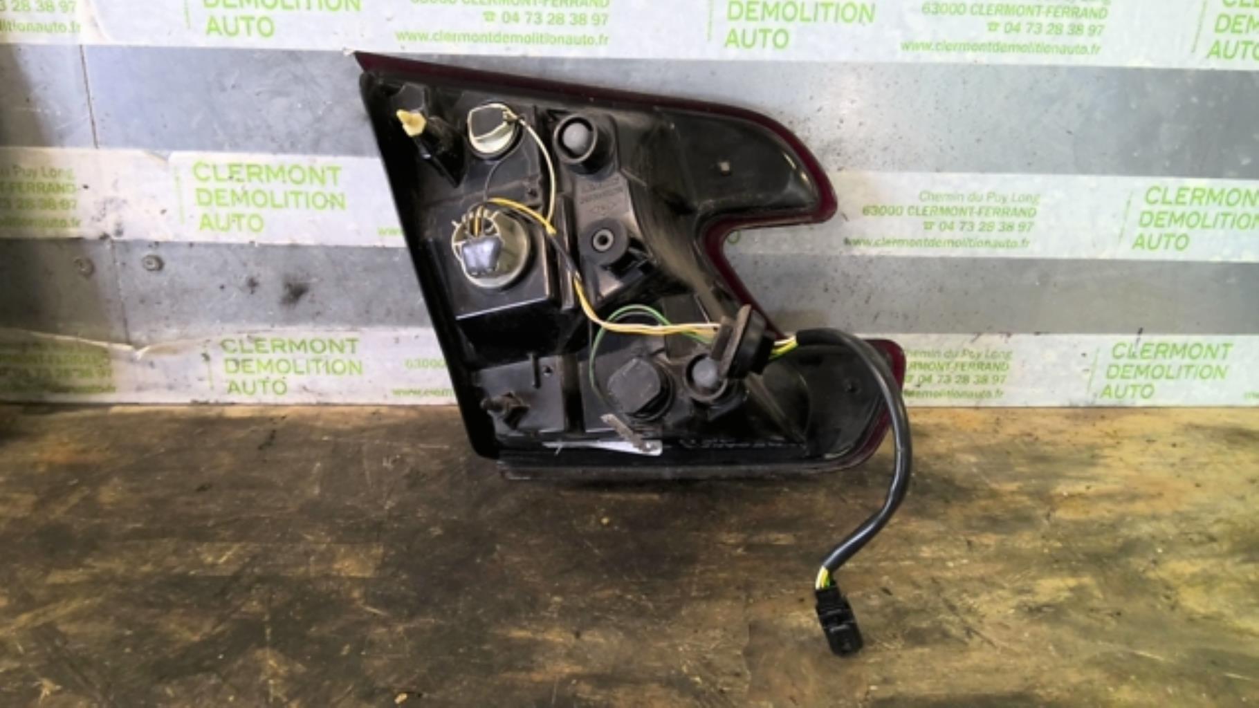 Feu arriere secondaire droit (feux) RENAULT MEGANE 3 PHASE 1 BREAK Diesel - 1
