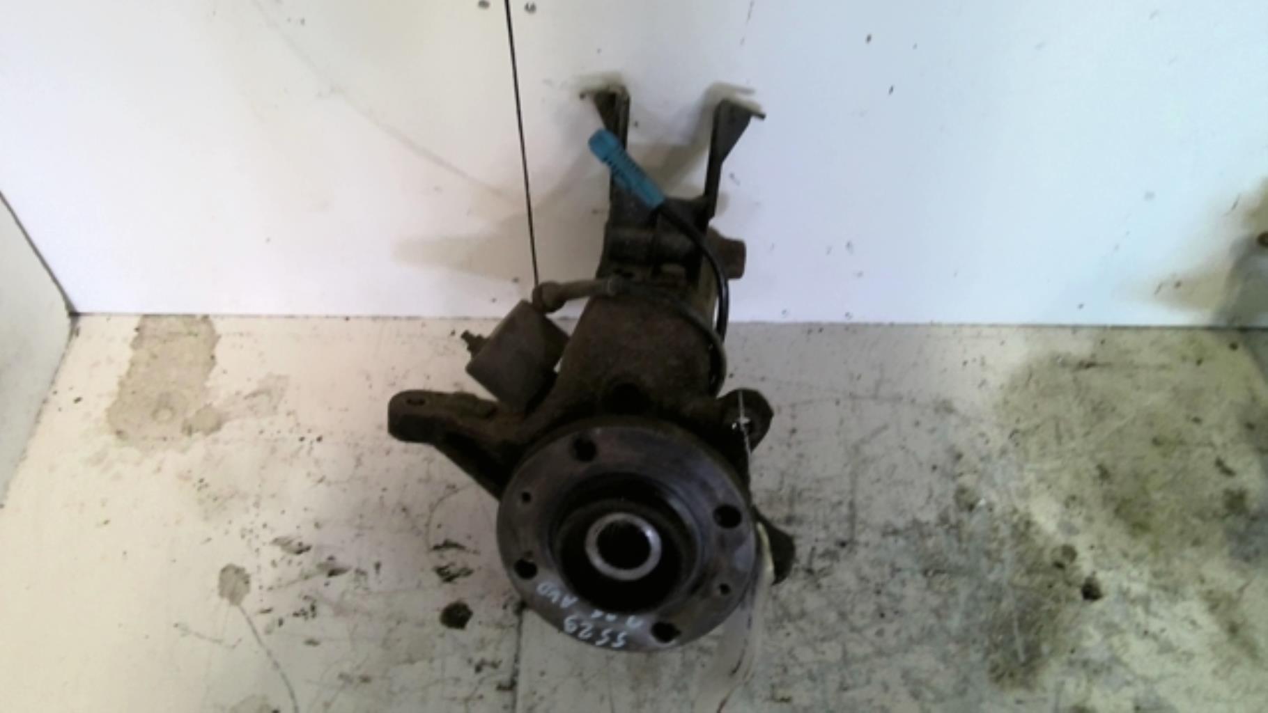 Fusee avant droit PEUGEOT 206  - 1