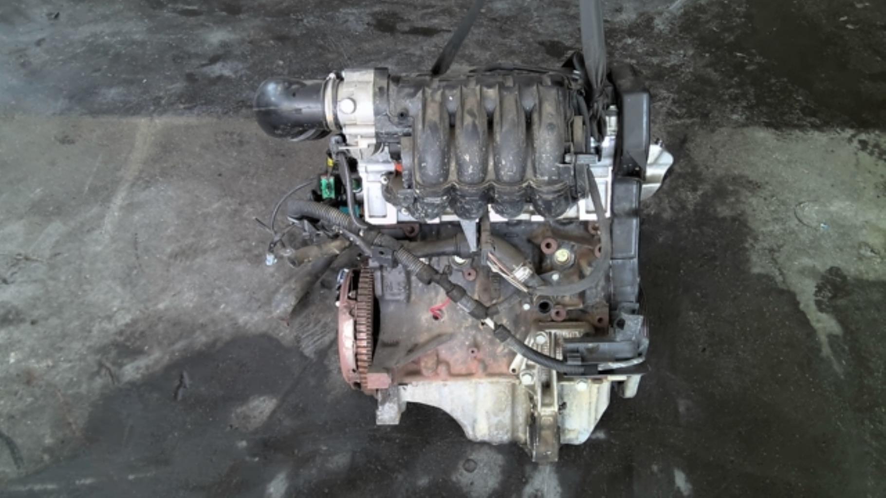 Moteur PEUGEOT 307 PHASE 1 Essence - 1