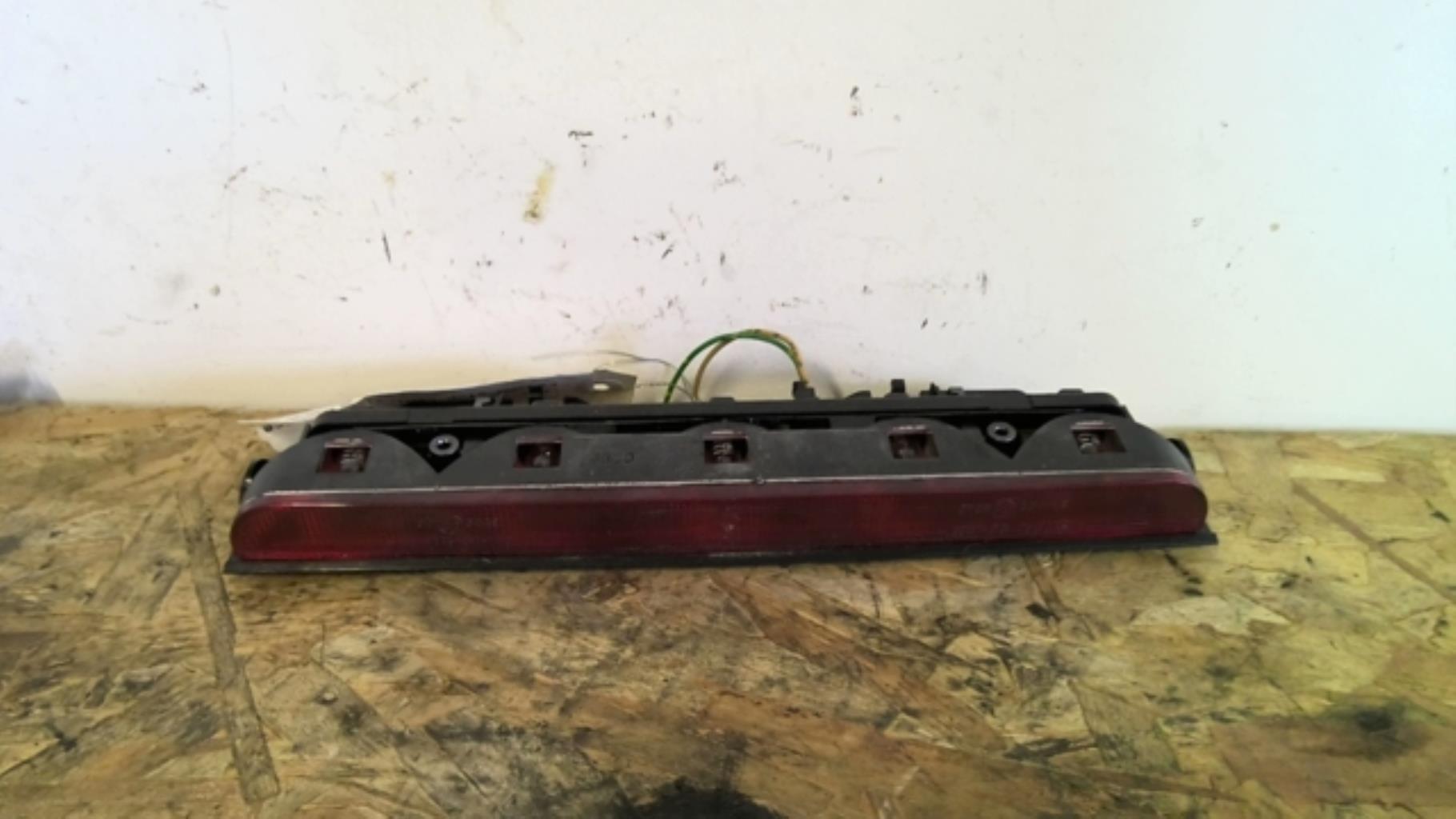 Feu arriere stop central PEUGEOT 106 PHASE 2 Essence - 1