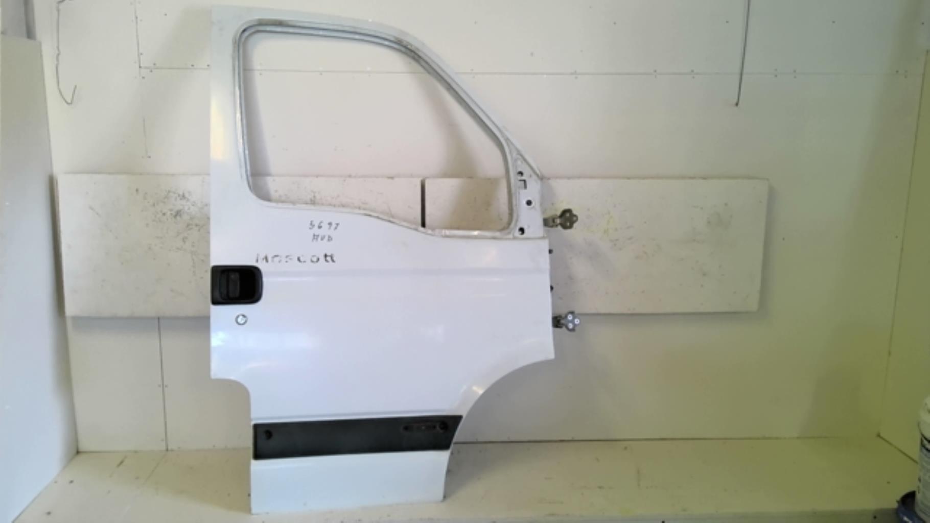 Porte avant droit RENAULT MASCOTT 2  - 1