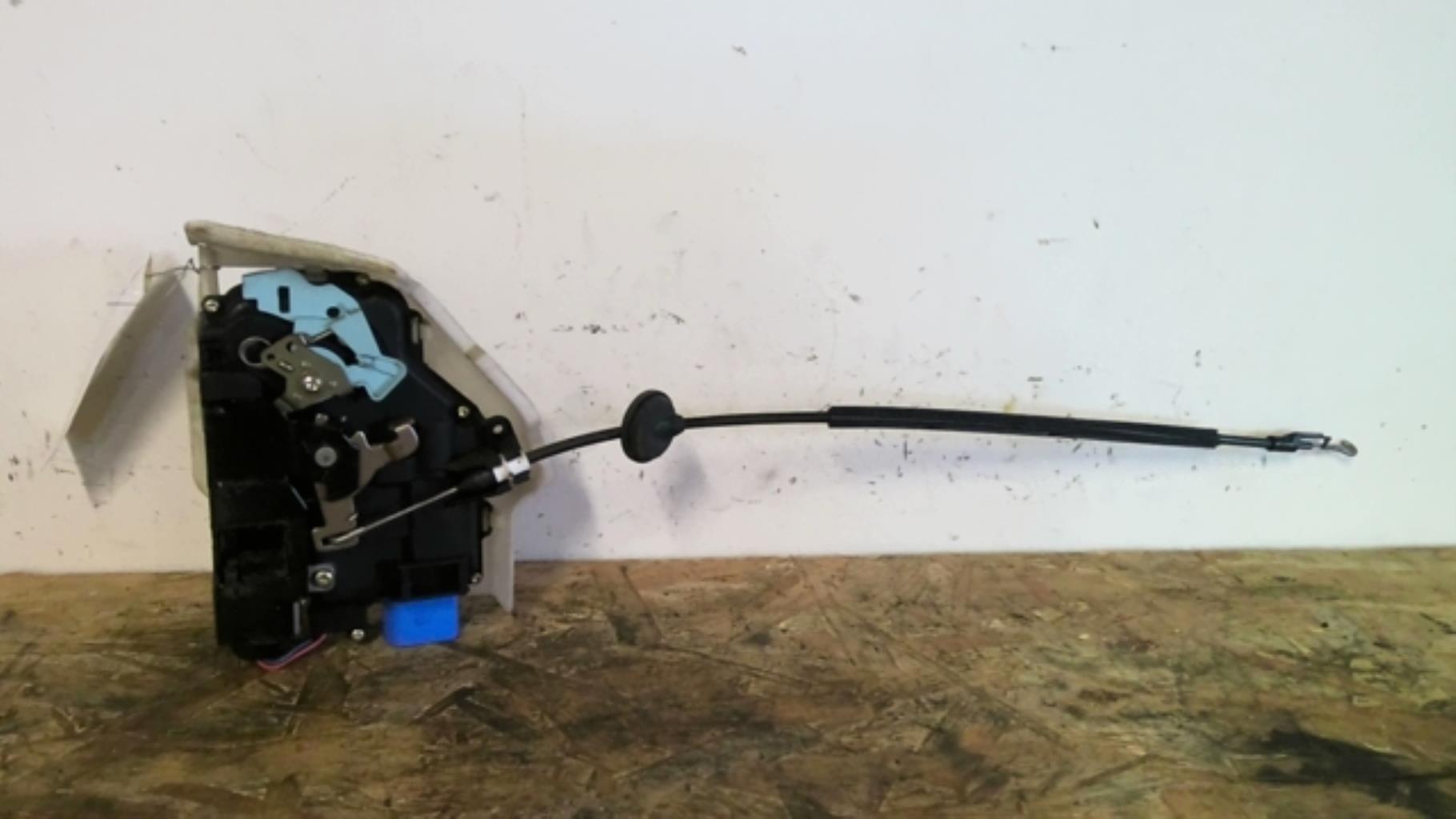 Serrure avant gauche VOLKSWAGEN GOLF 5 Diesel - 1