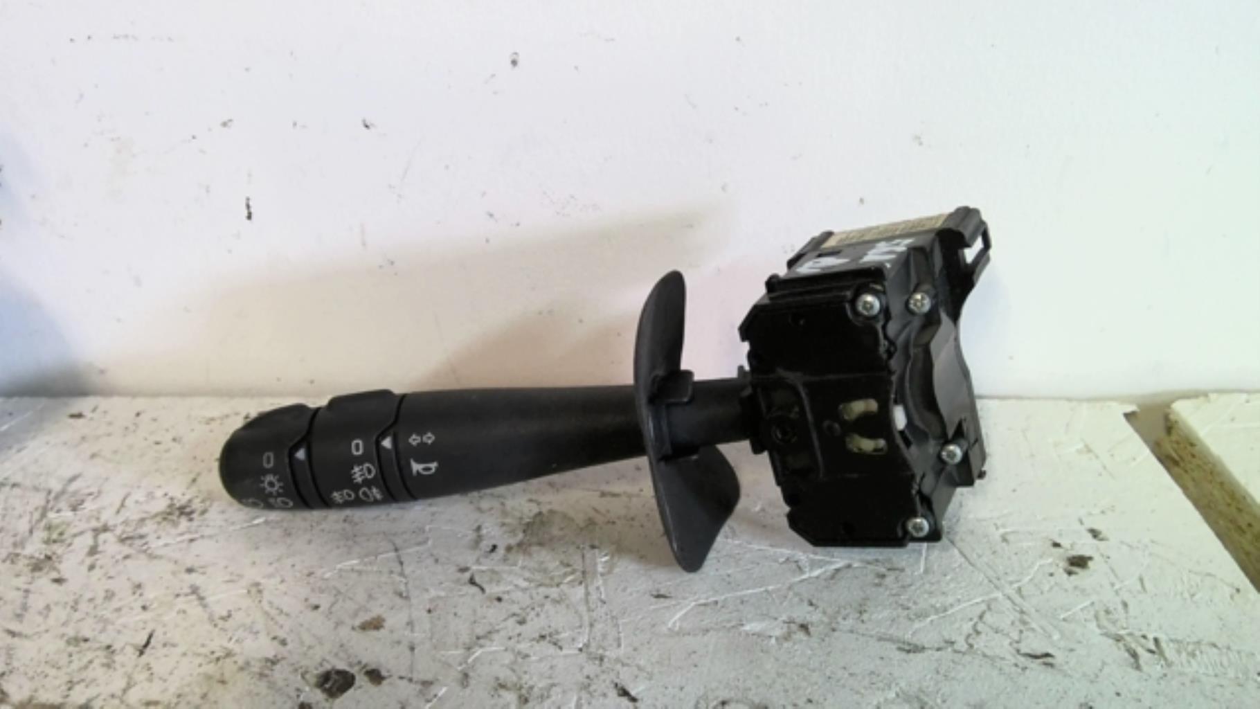 Commodo phare RENAULT CLIO 2 PHASE 1 Essence - 1