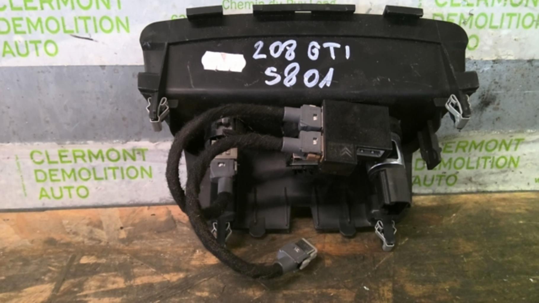 Prise port USB PEUGEOT 208 1 PHASE 1 Essence - 1