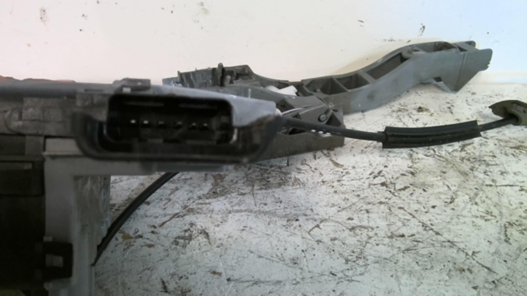 Serrure arriere gauche CITROEN C3 2 PHASE 1 Essence - 1
