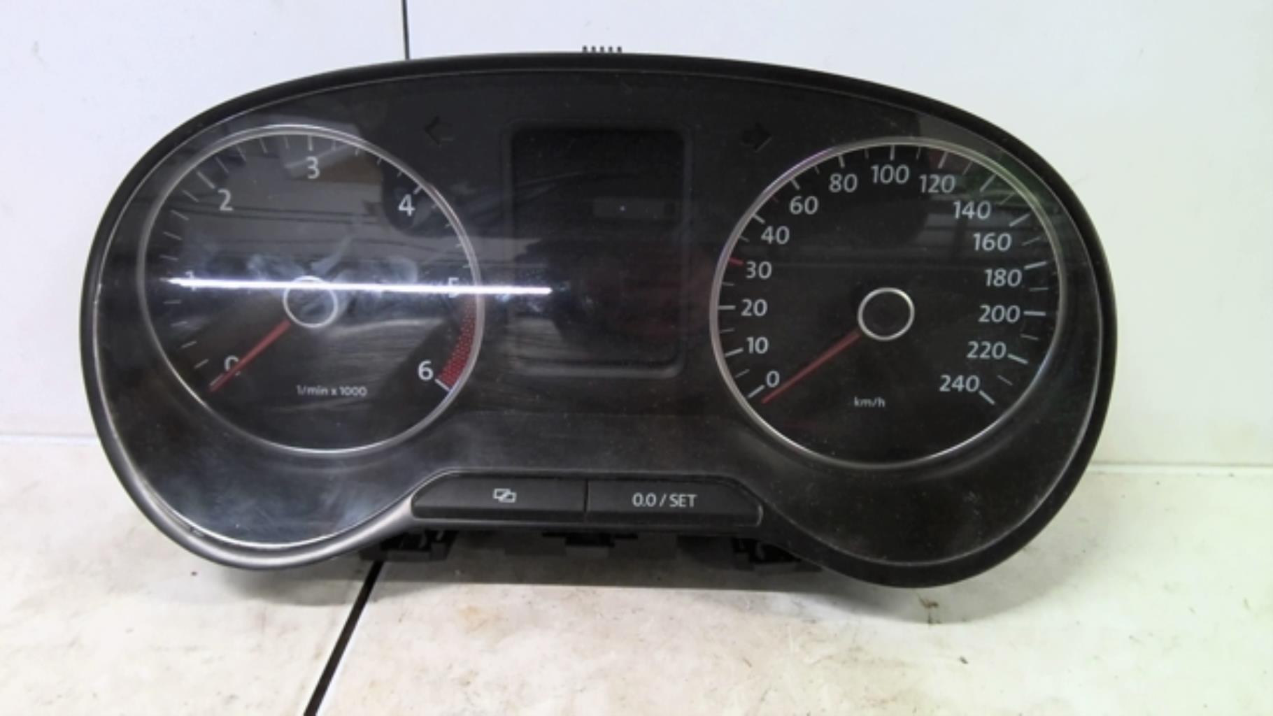 Compteur VOLKSWAGEN POLO 5 PHASE 1 Diesel - 1