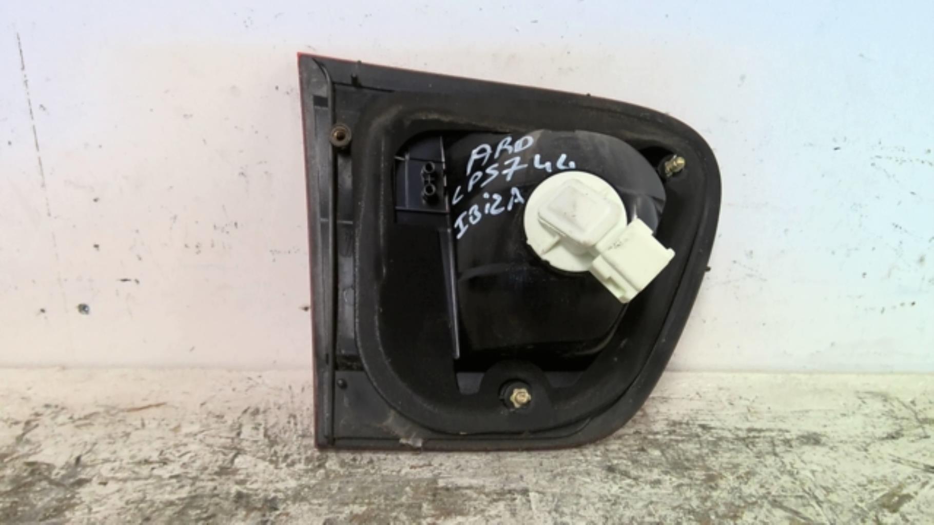 Feu arriere secondaire droit (feux) SEAT IBIZA 2 PHASE 3 Essence - 1