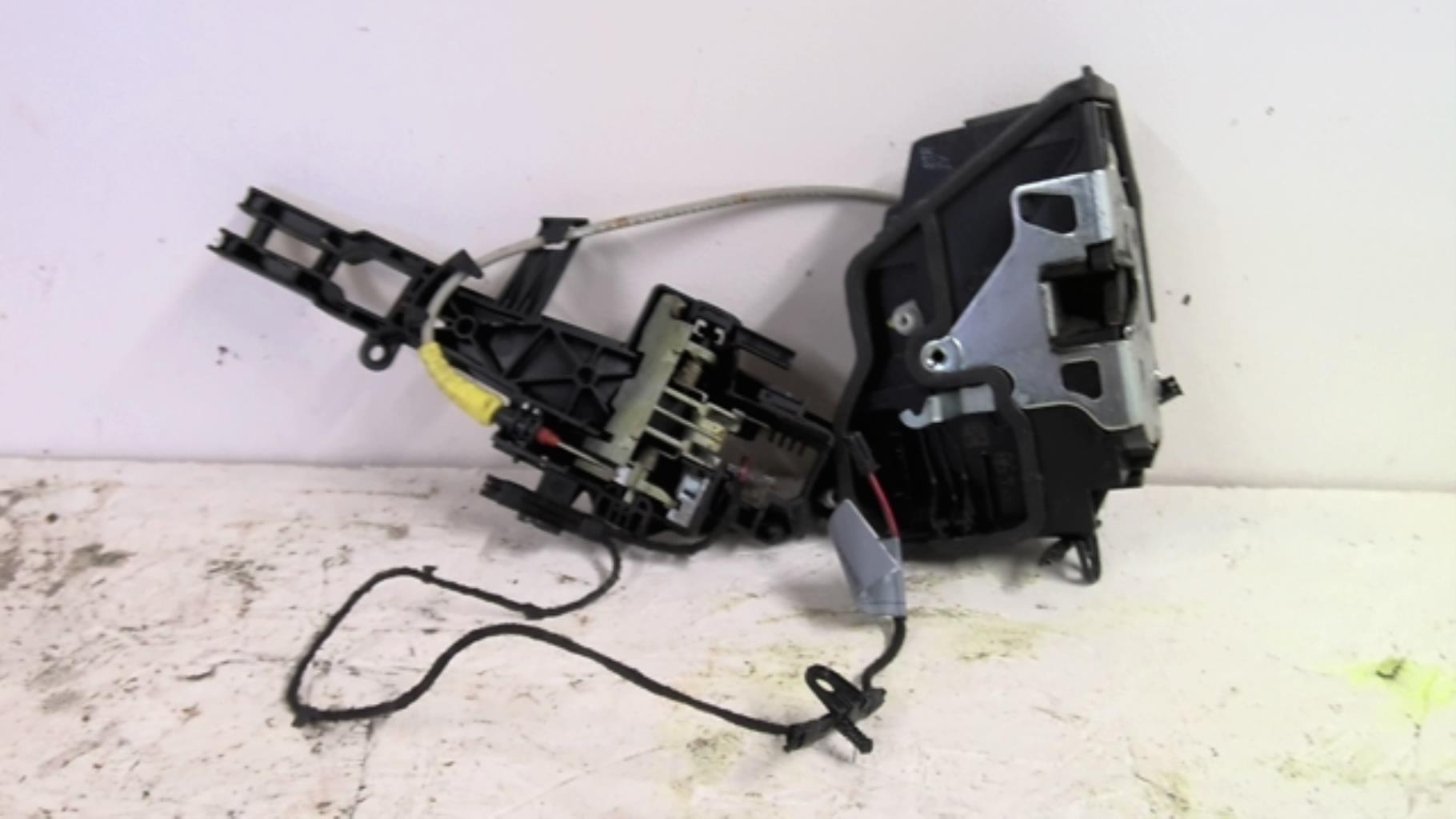 Serrure avant droit BMW SERIE 1 E82 COUPE Diesel - 1