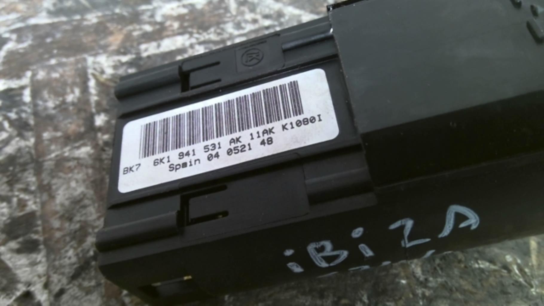 Commodo phare SEAT IBIZA 2 PHASE 3 Essence - 1