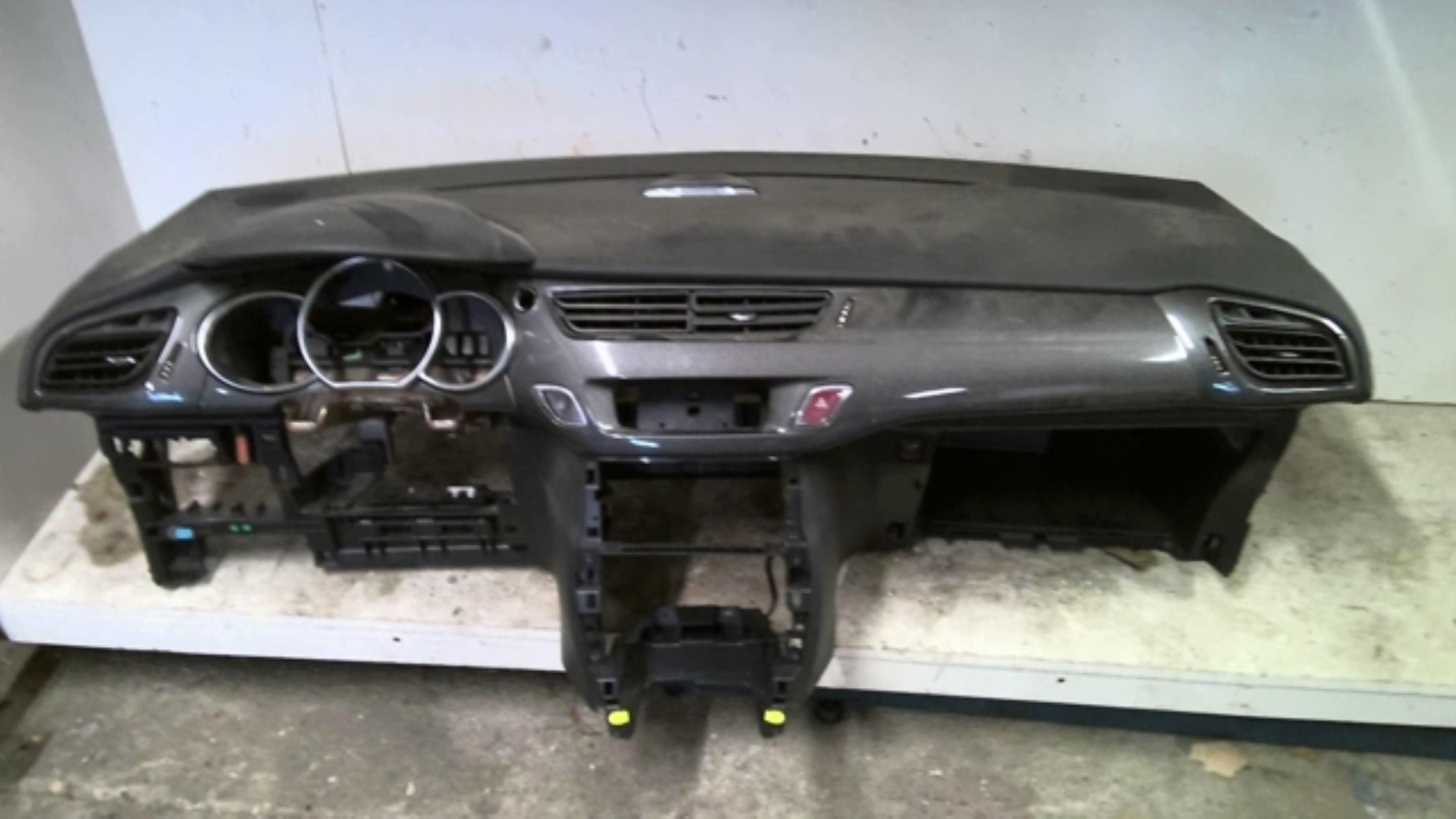 Planche de bord complete CITROEN DS3 PHASE 1 Diesel - 1