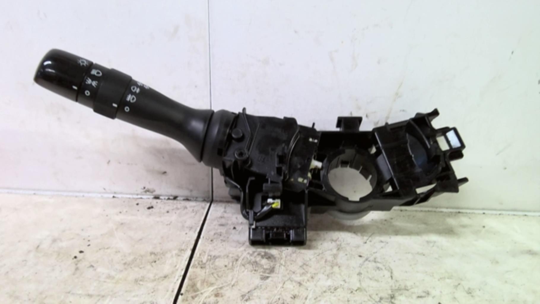 Commodo phare TOYOTA YARIS 2 Essence - 1