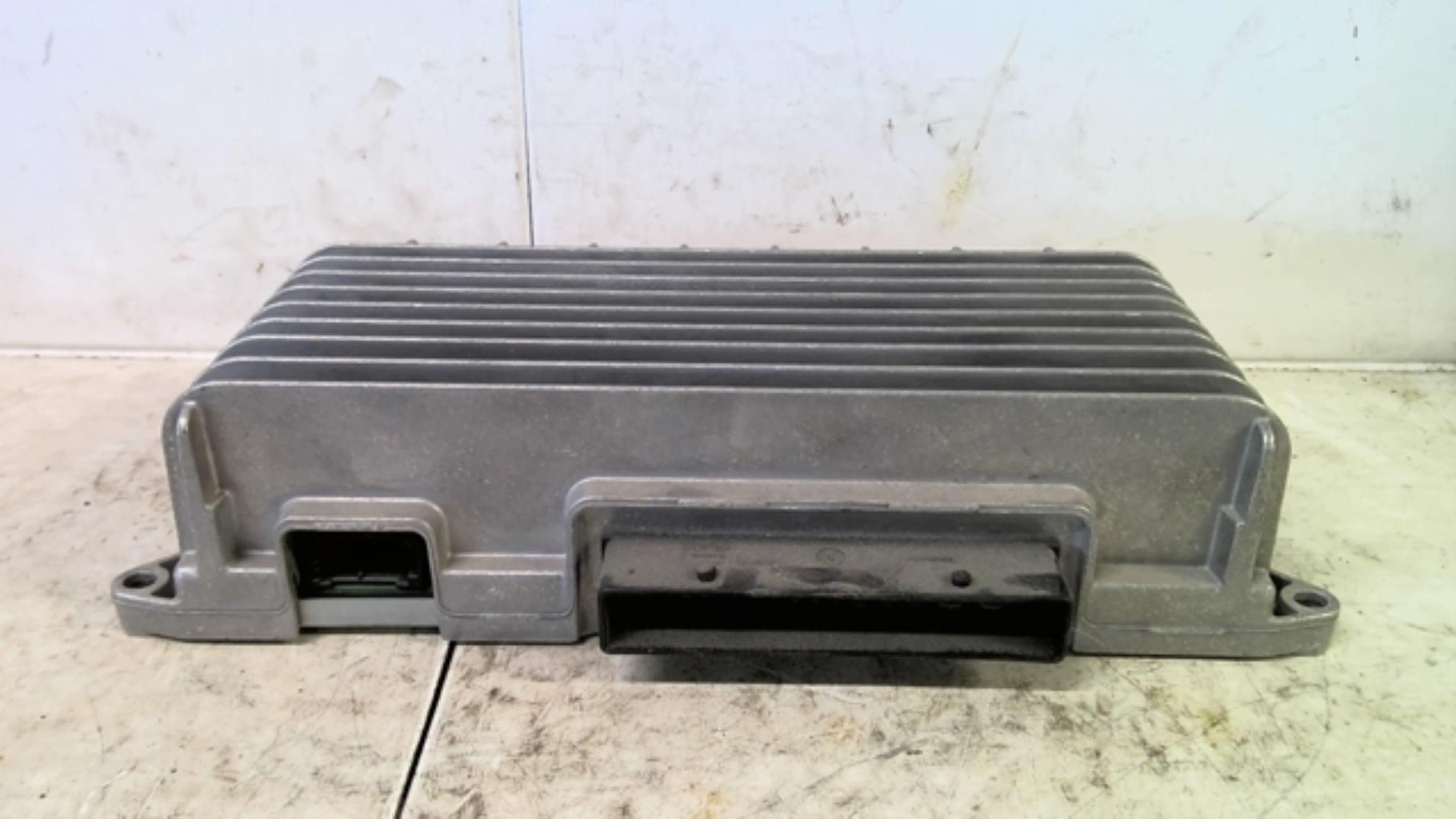 Amplificateur audio AUDI A6  - 1