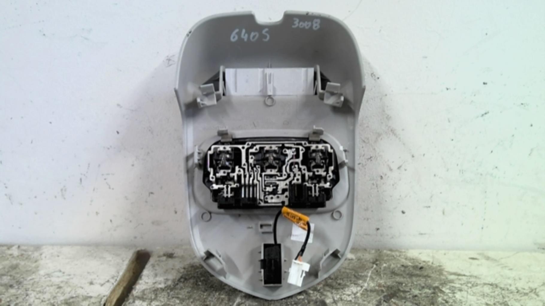 Eclairage de plafonnier PEUGEOT 3008 1 PHASE 2 Diesel - 1