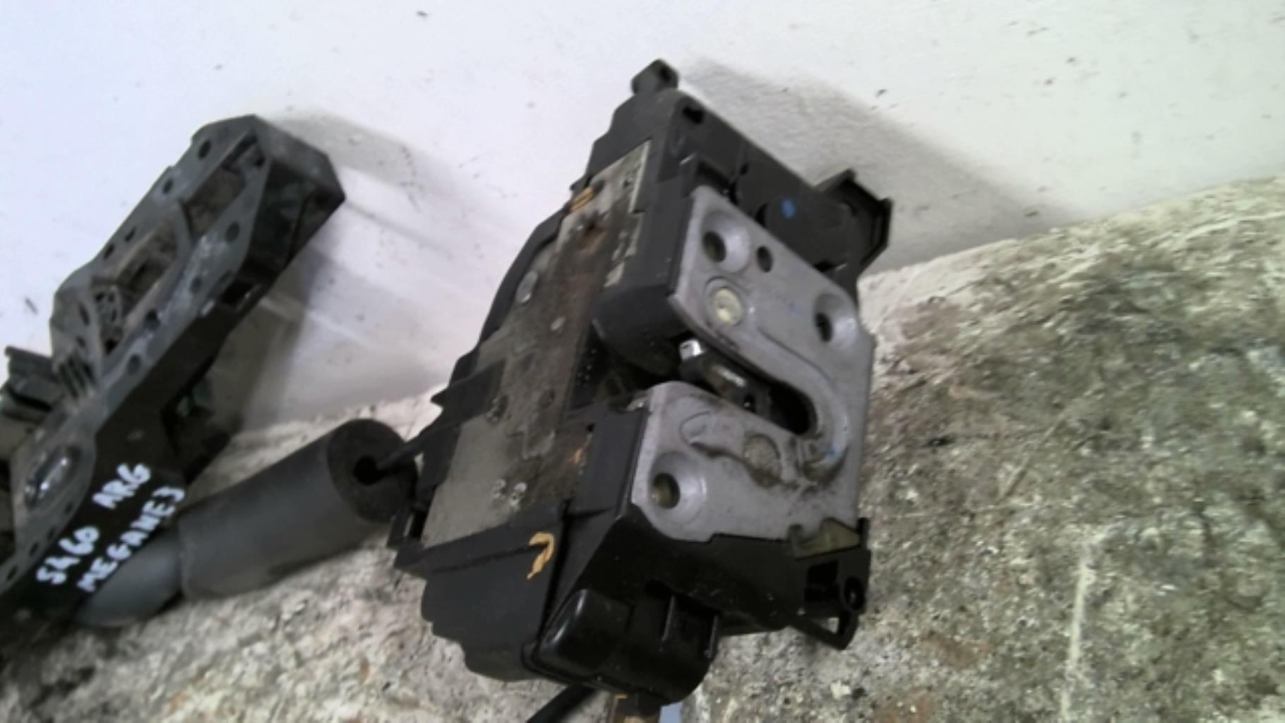 Serrure arriere gauche RENAULT MEGANE 3 PHASE 2 Diesel - 1