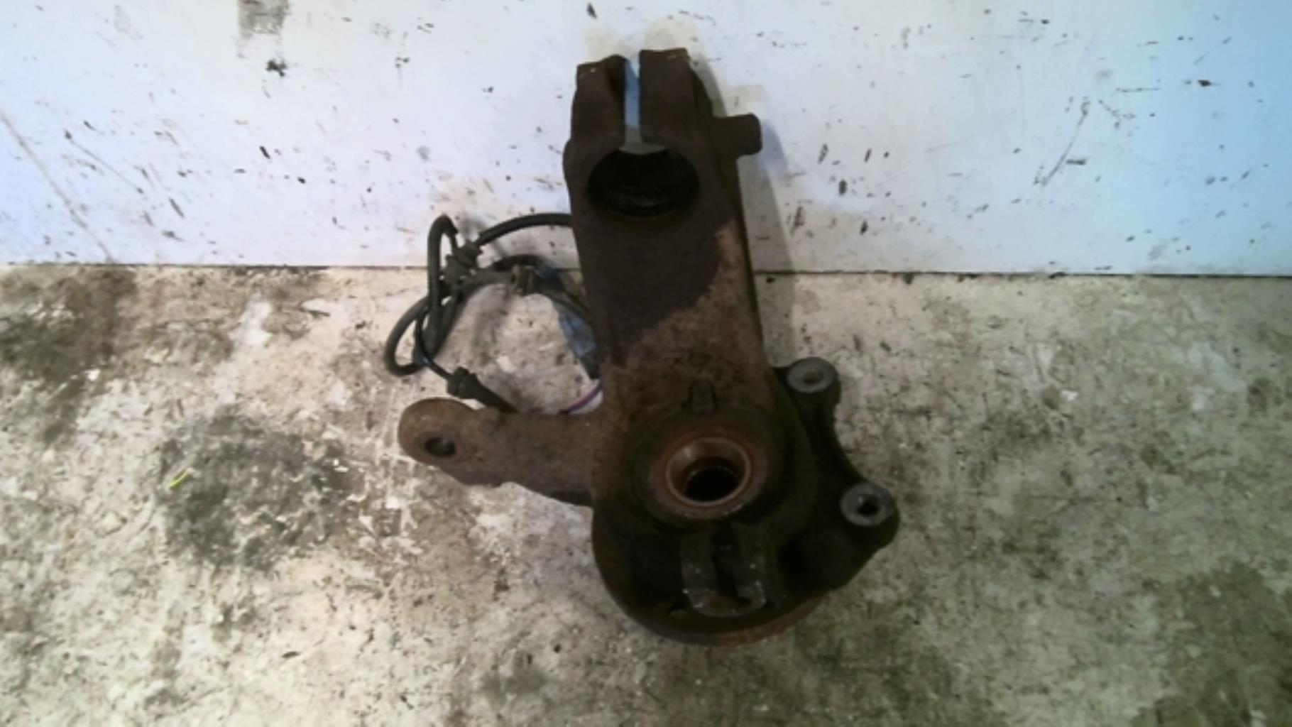 Fusee avant gauche PEUGEOT 207 PHASE 1 Essence - 1