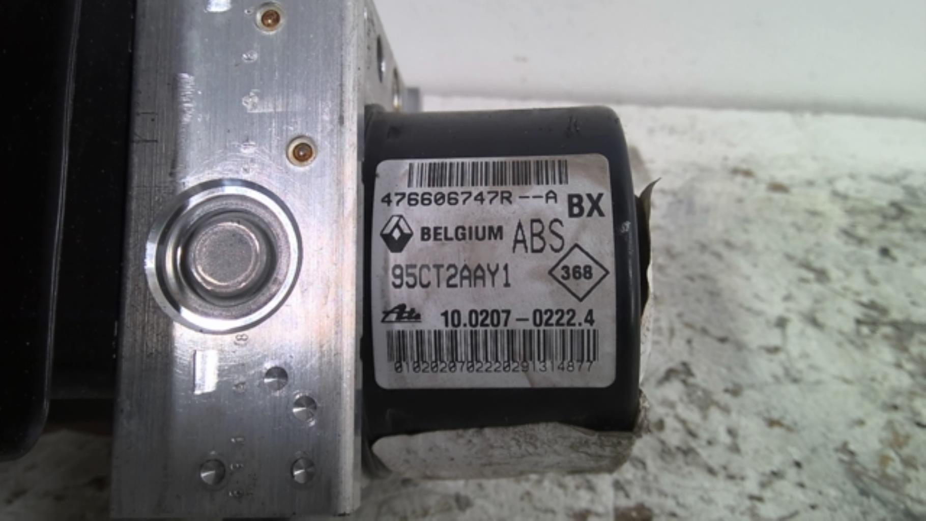 Bloc ABS (freins anti-blocage) RENAULT MEGANE 3 PHASE 2 COUPE Essence - 1