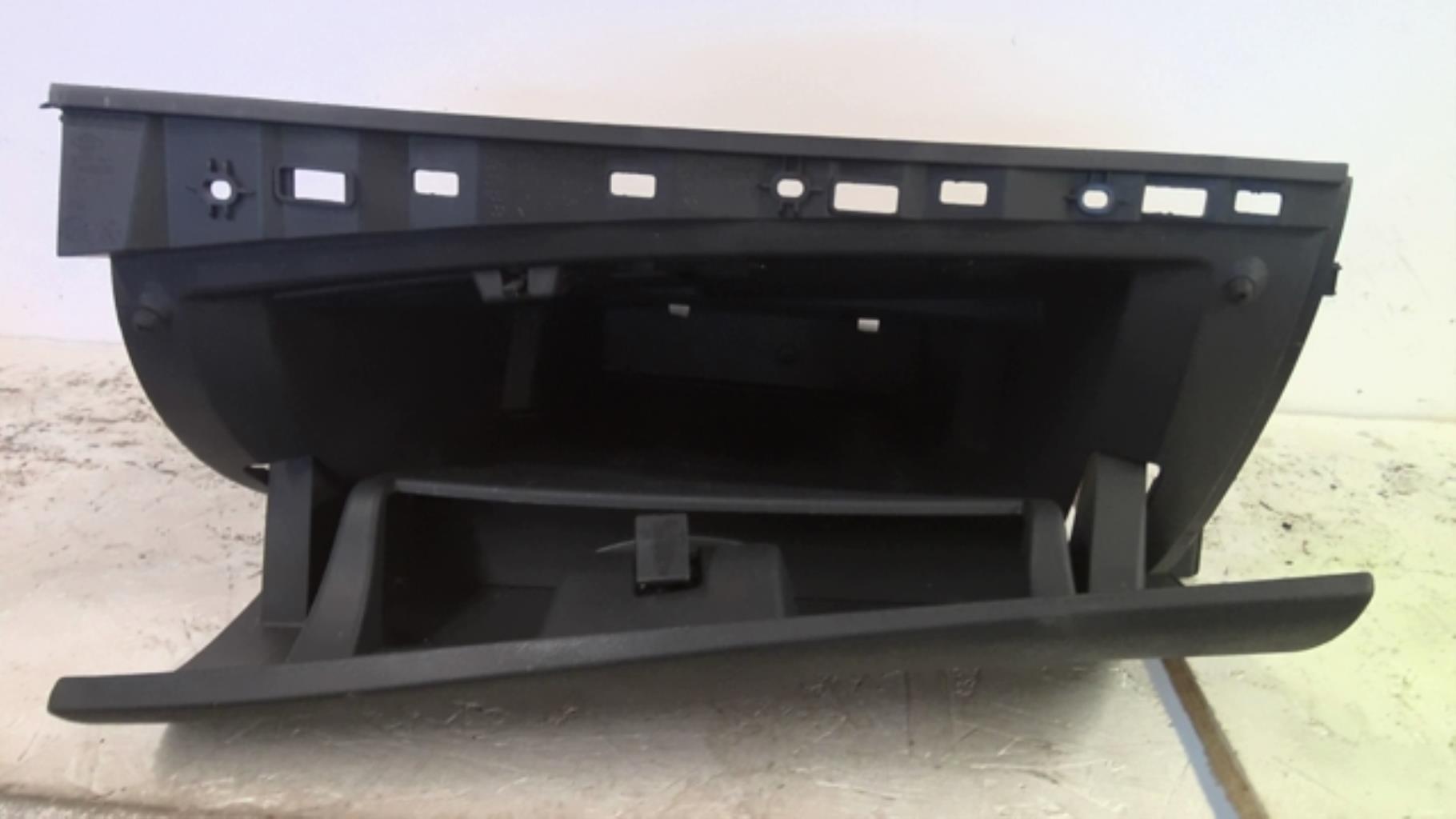 Boite a gants RENAULT MEGANE 3 PHASE 2 COUPE Essence - 1