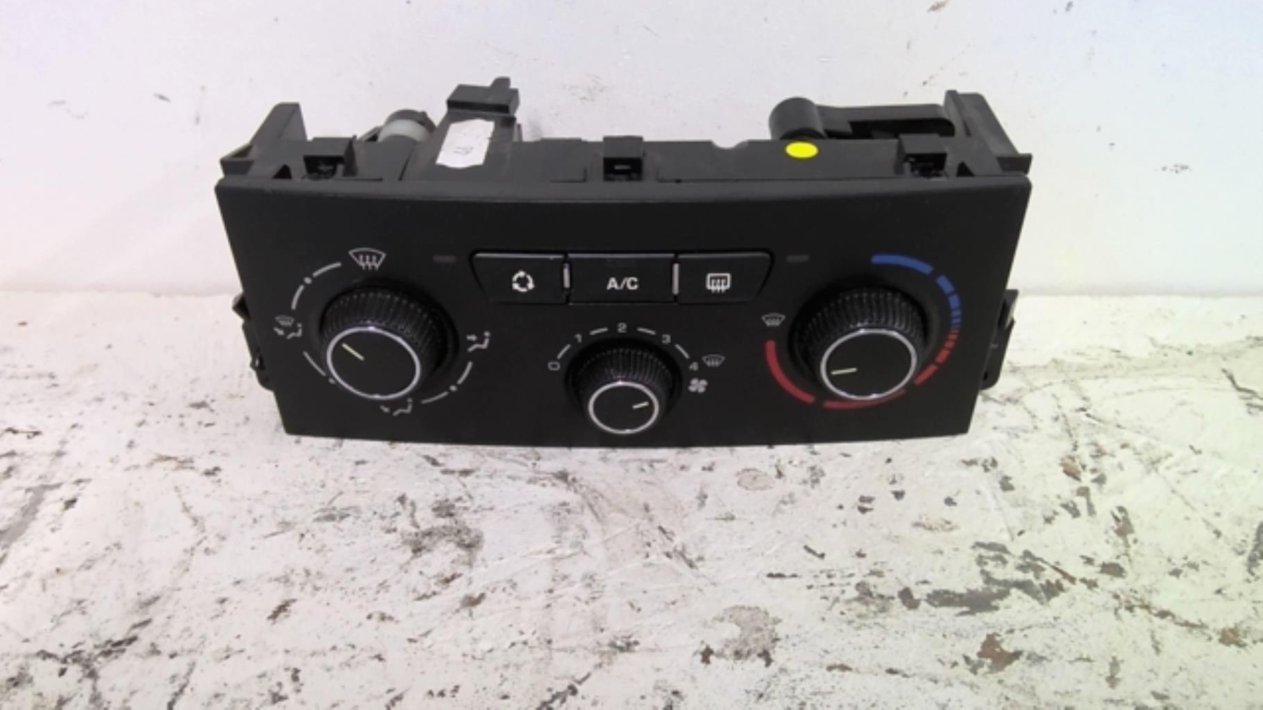 Commande chauffage PEUGEOT 207 PHASE 1 Diesel - 1