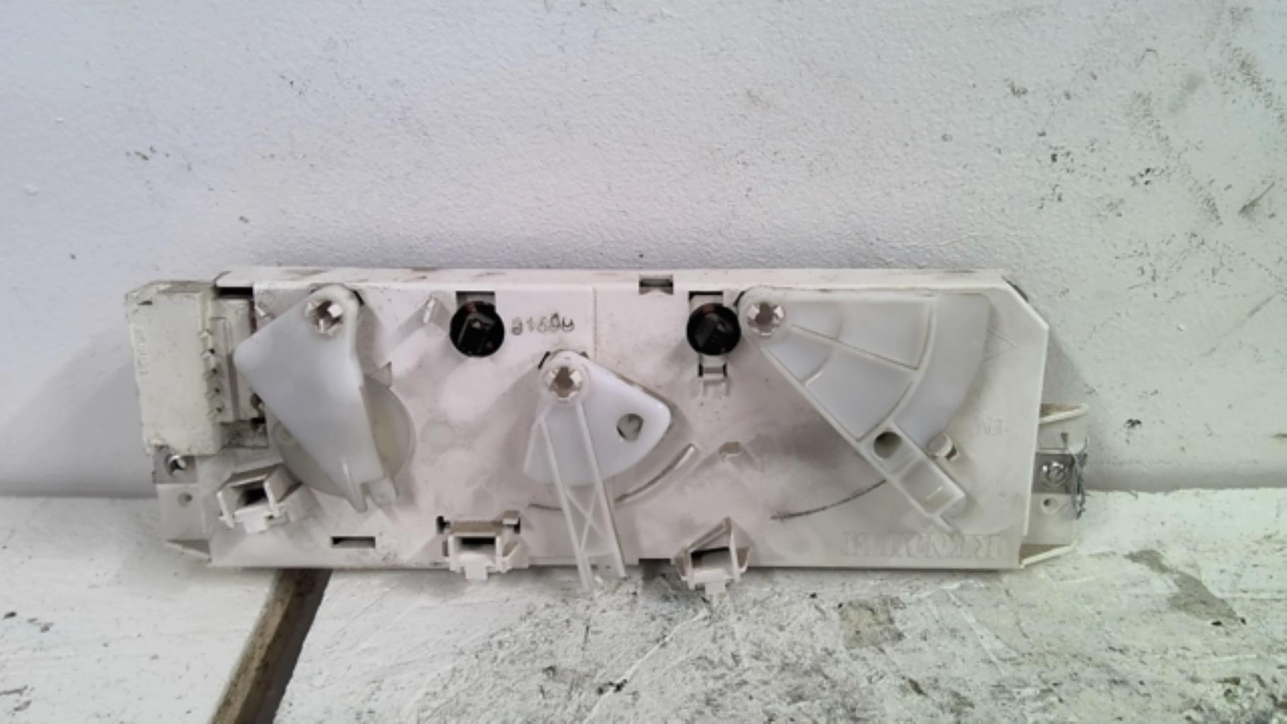 Commande chauffage RENAULT TWINGO 1 PHASE 3 Essence - 1