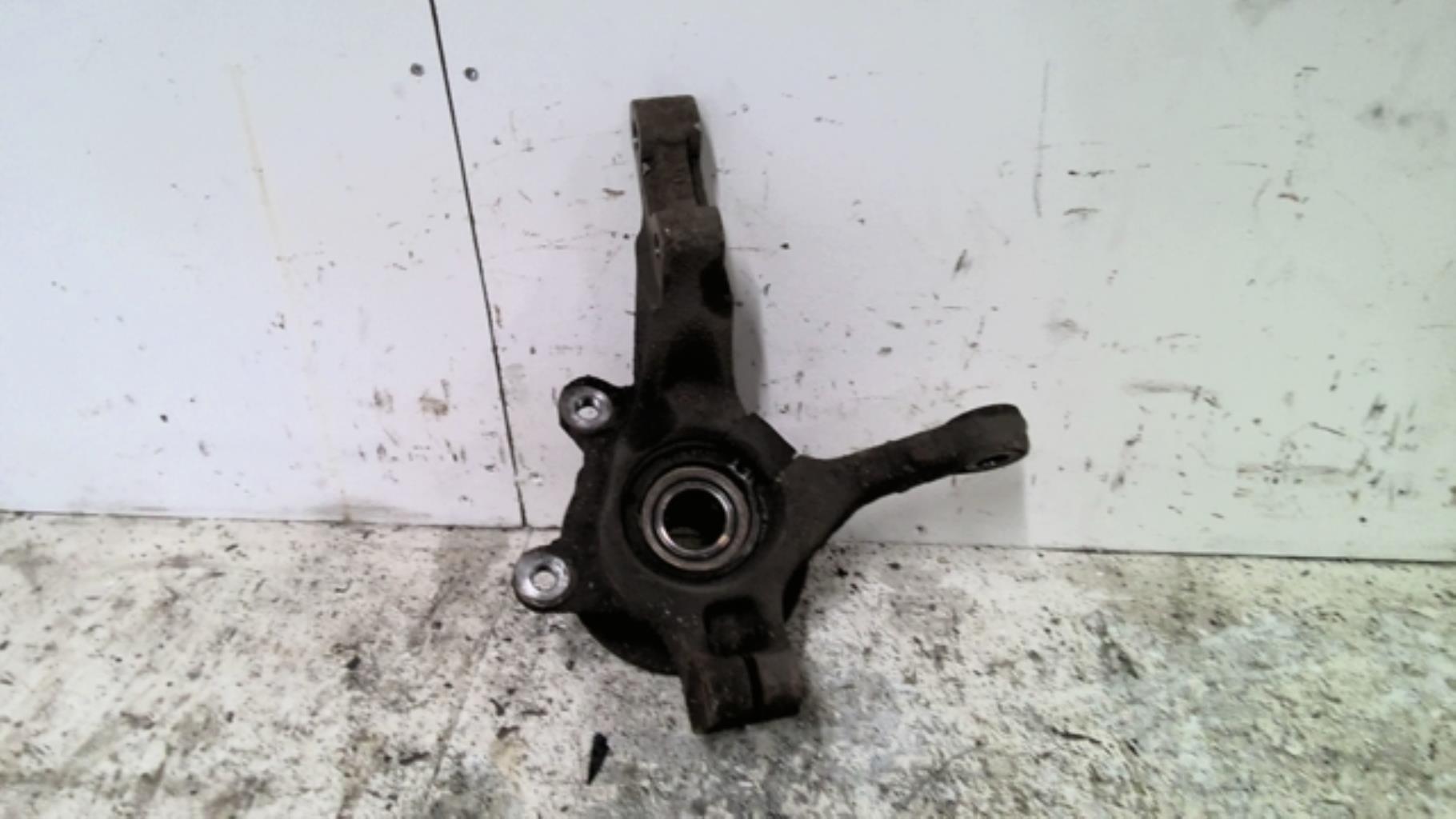 Fusee avant droit DACIA SANDERO 1 Diesel - 1