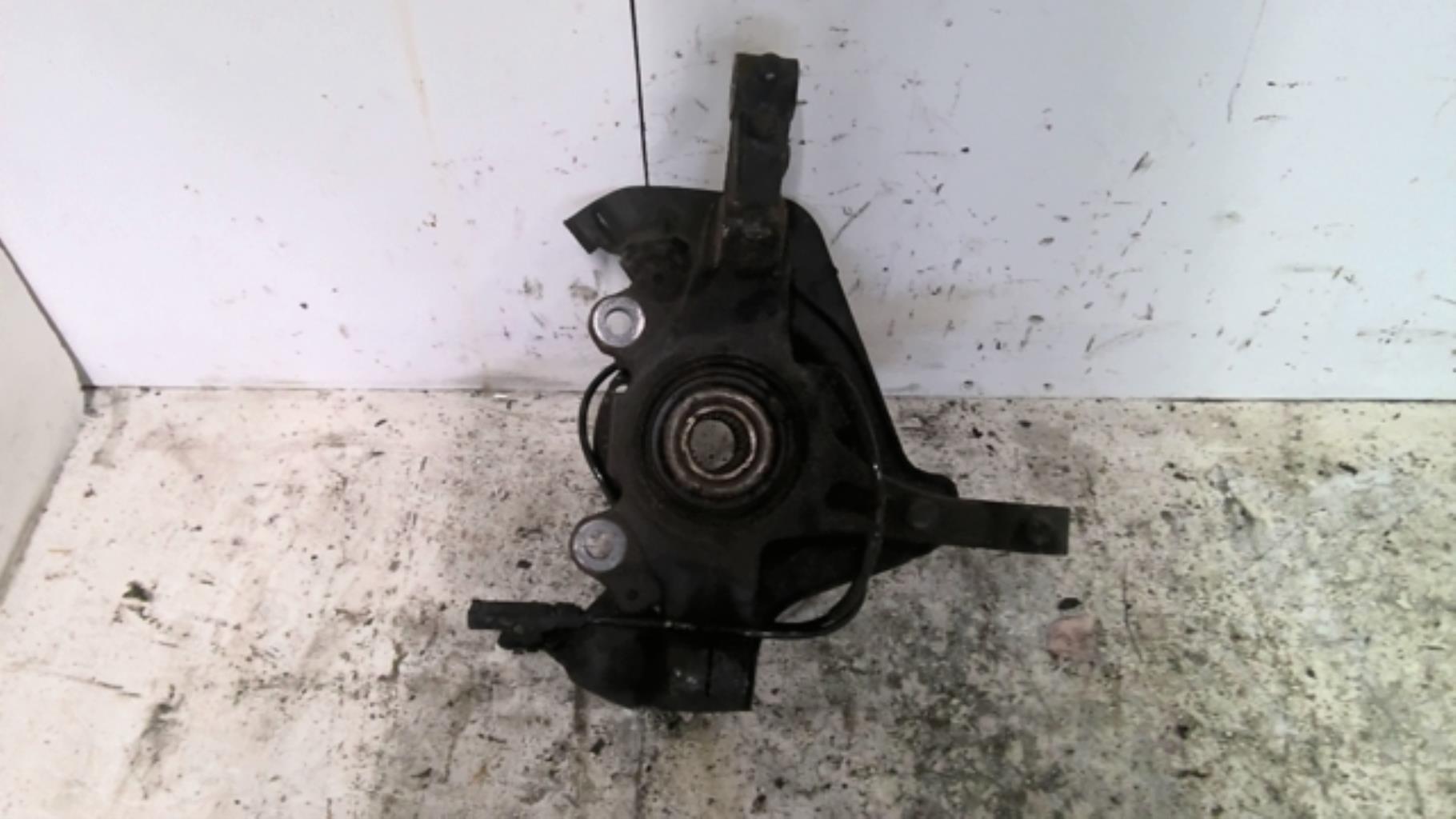 Fusee avant droit PEUGEOT BIPPER Diesel - 1