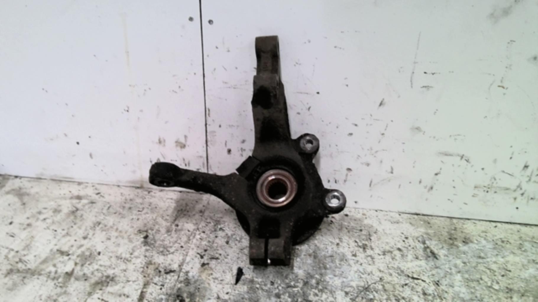 Fusee avant gauche DACIA SANDERO 1 Diesel - 1