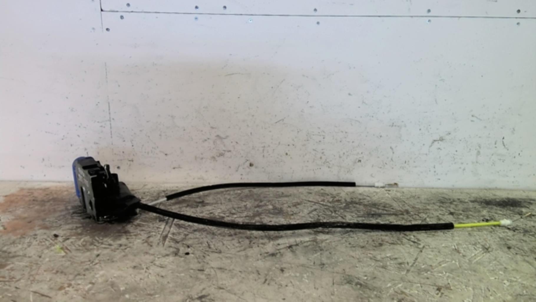 Serrure arriere droit AUDI A4 1 AVANT PHASE 2 BREAK Diesel - 1