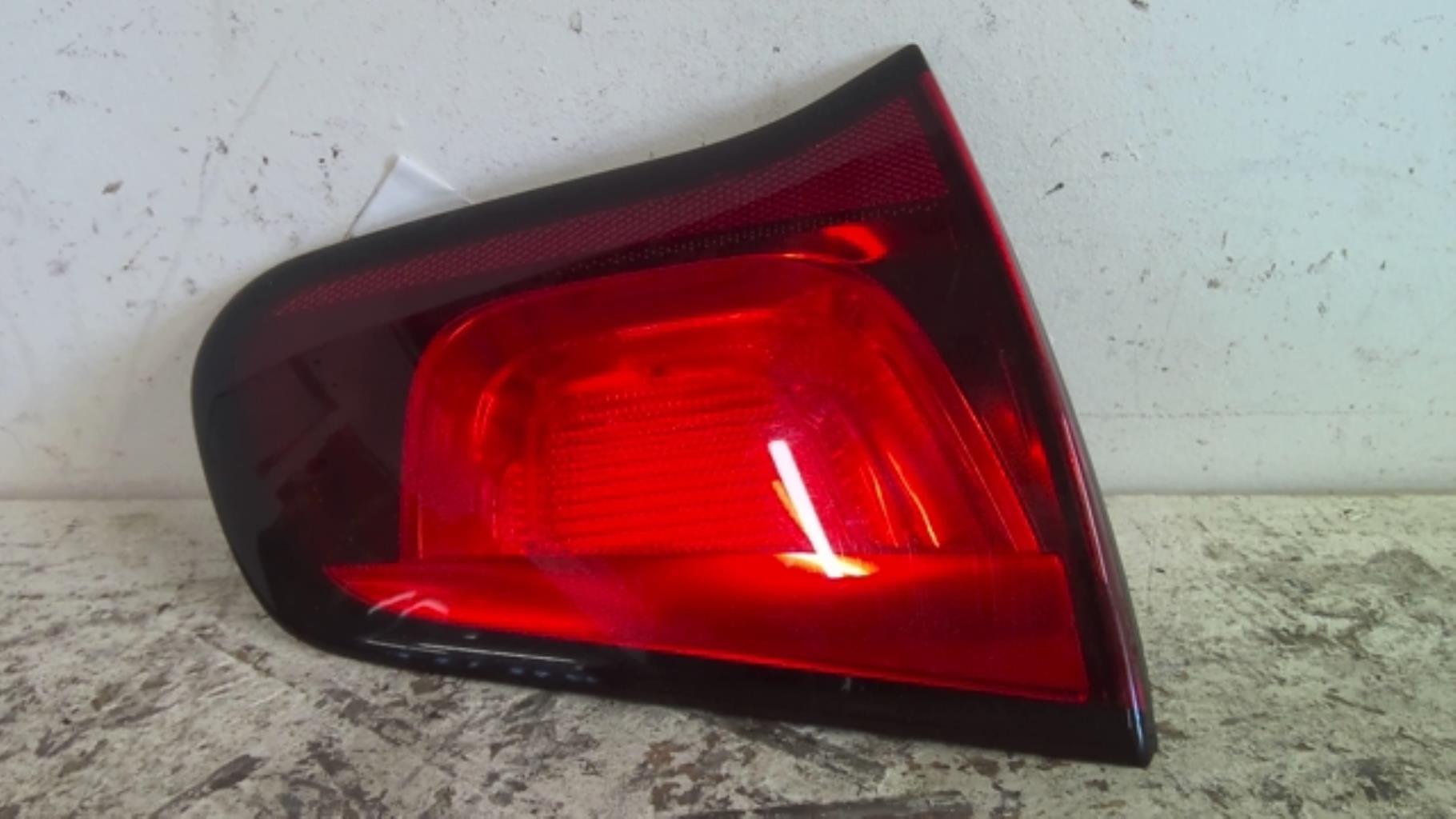 Feu arriere secondaire gauche (feux) CITROEN C3 2 PHASE 1 Essence - 1