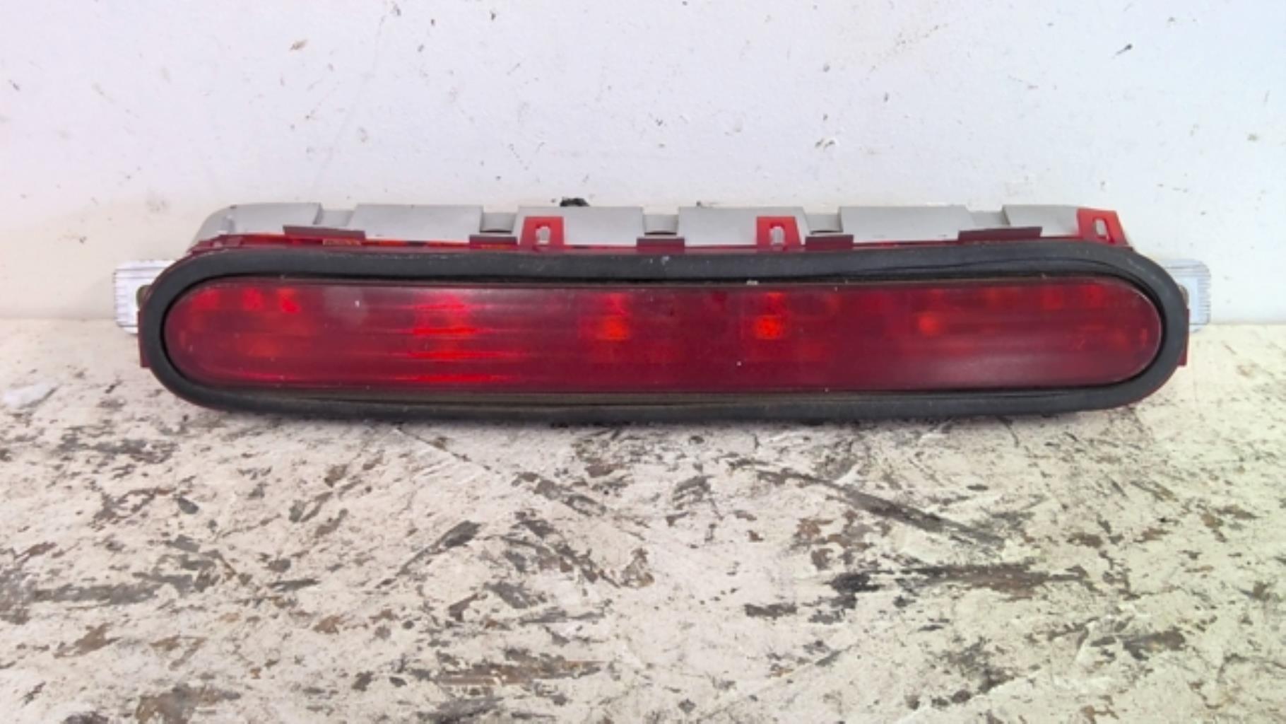 Feu arriere stop central TOYOTA COROLLA VERSO 2 PHASE 2 Diesel - 1