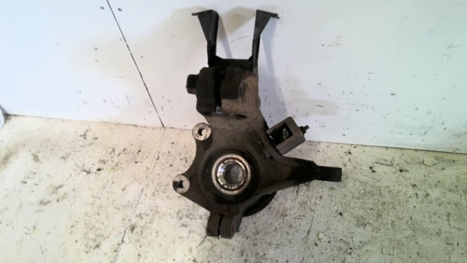 Fusee avant droit PEUGEOT 206 PHASE 1 Essence - 1