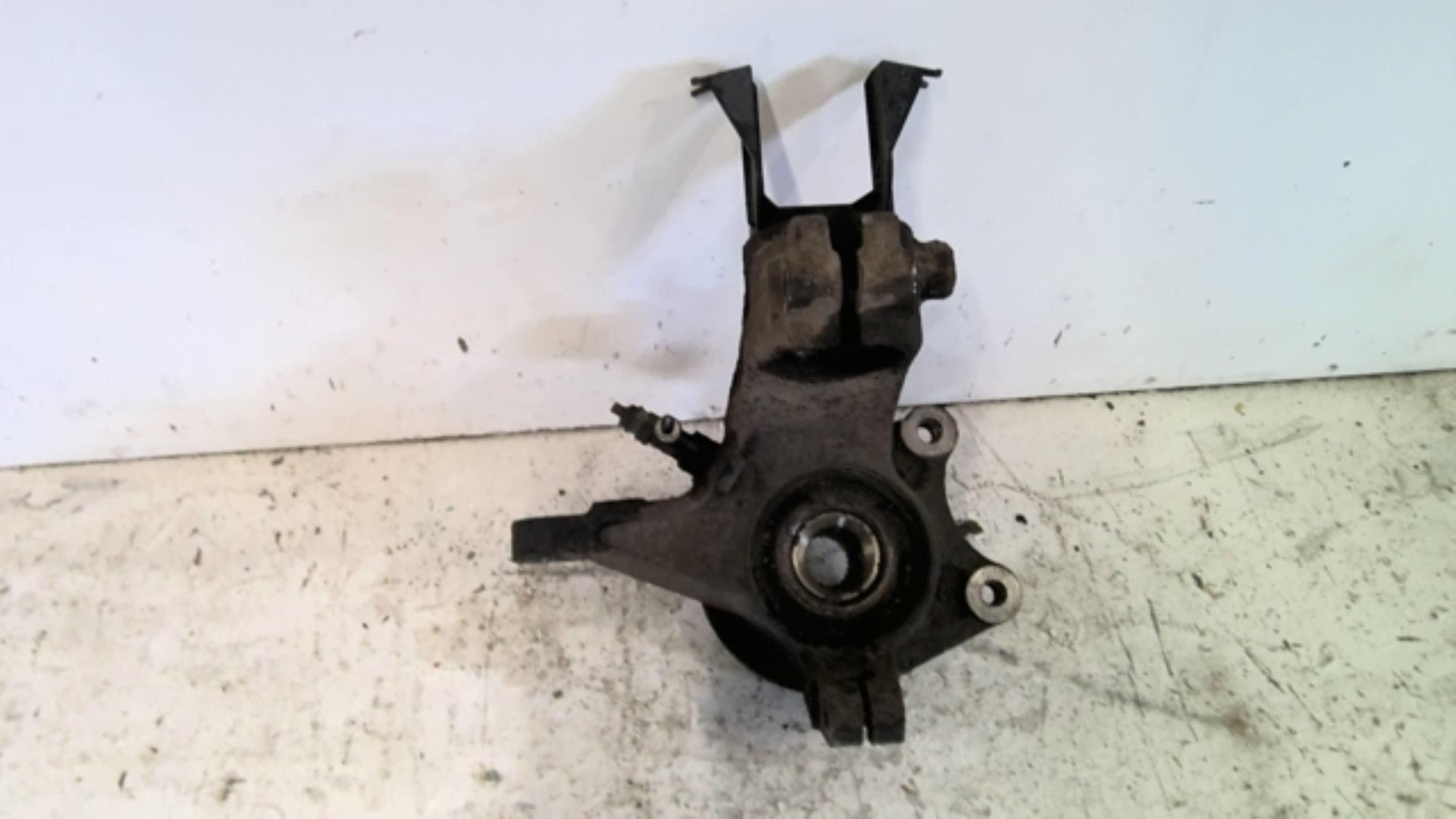 Fusee avant gauche PEUGEOT 206 PHASE 1 Essence - 1
