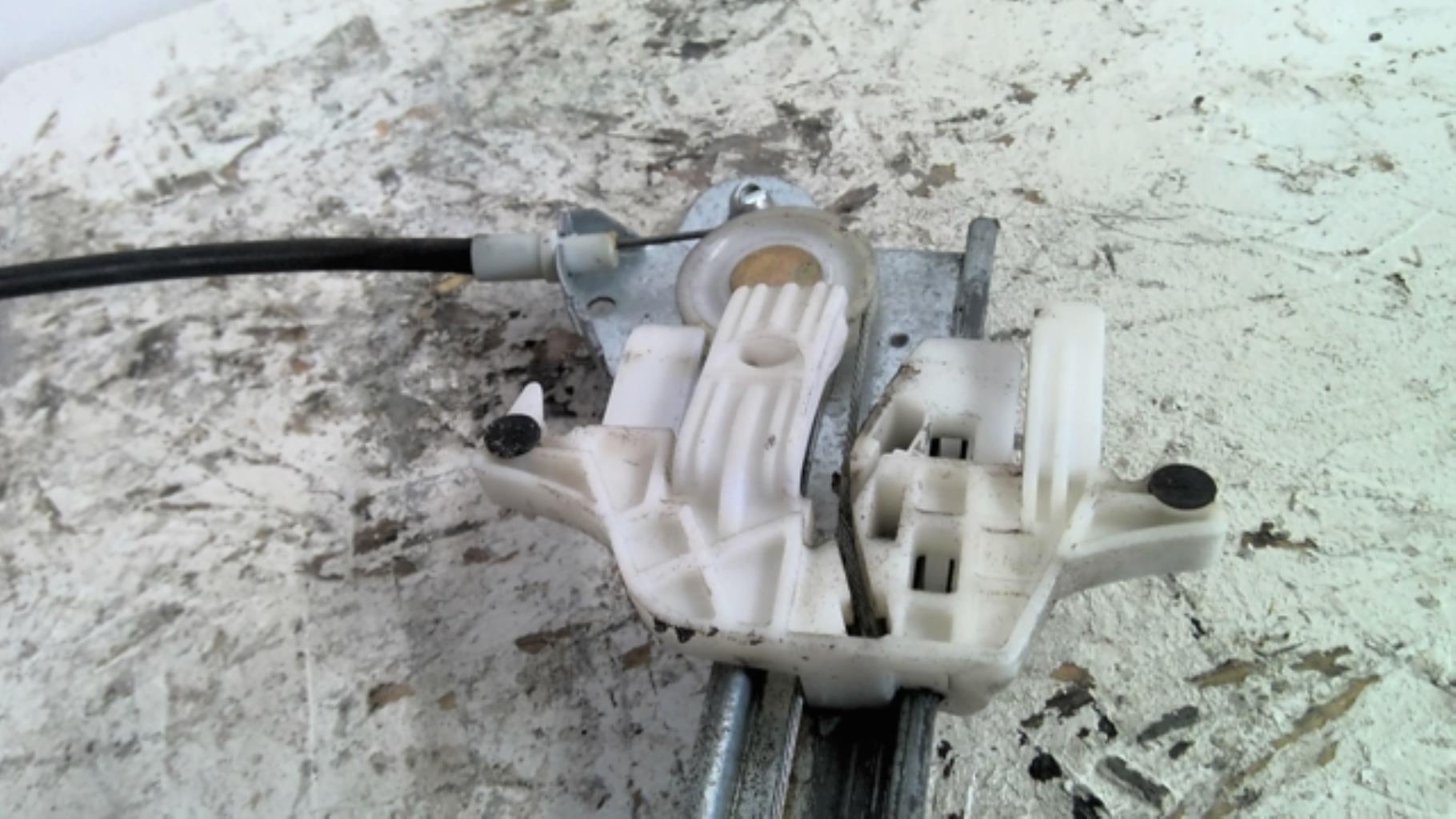 Leve vitre electrique avant gauche CITROEN C8 Diesel - 1