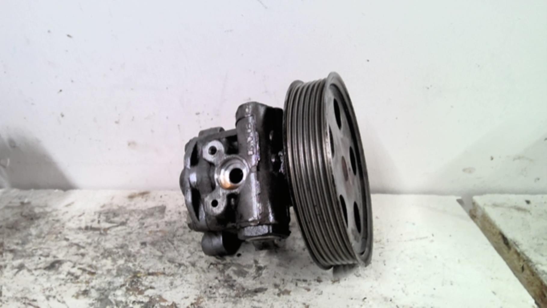 Pompe de direction AUDI A4 2 PHASE 1 Essence - 1