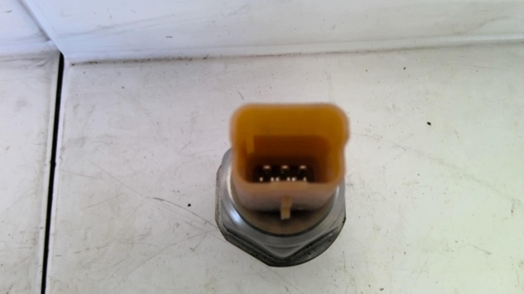 Capteur de pression de rampe injection PEUGEOT 208 1 PHASE 2 Diesel - 1