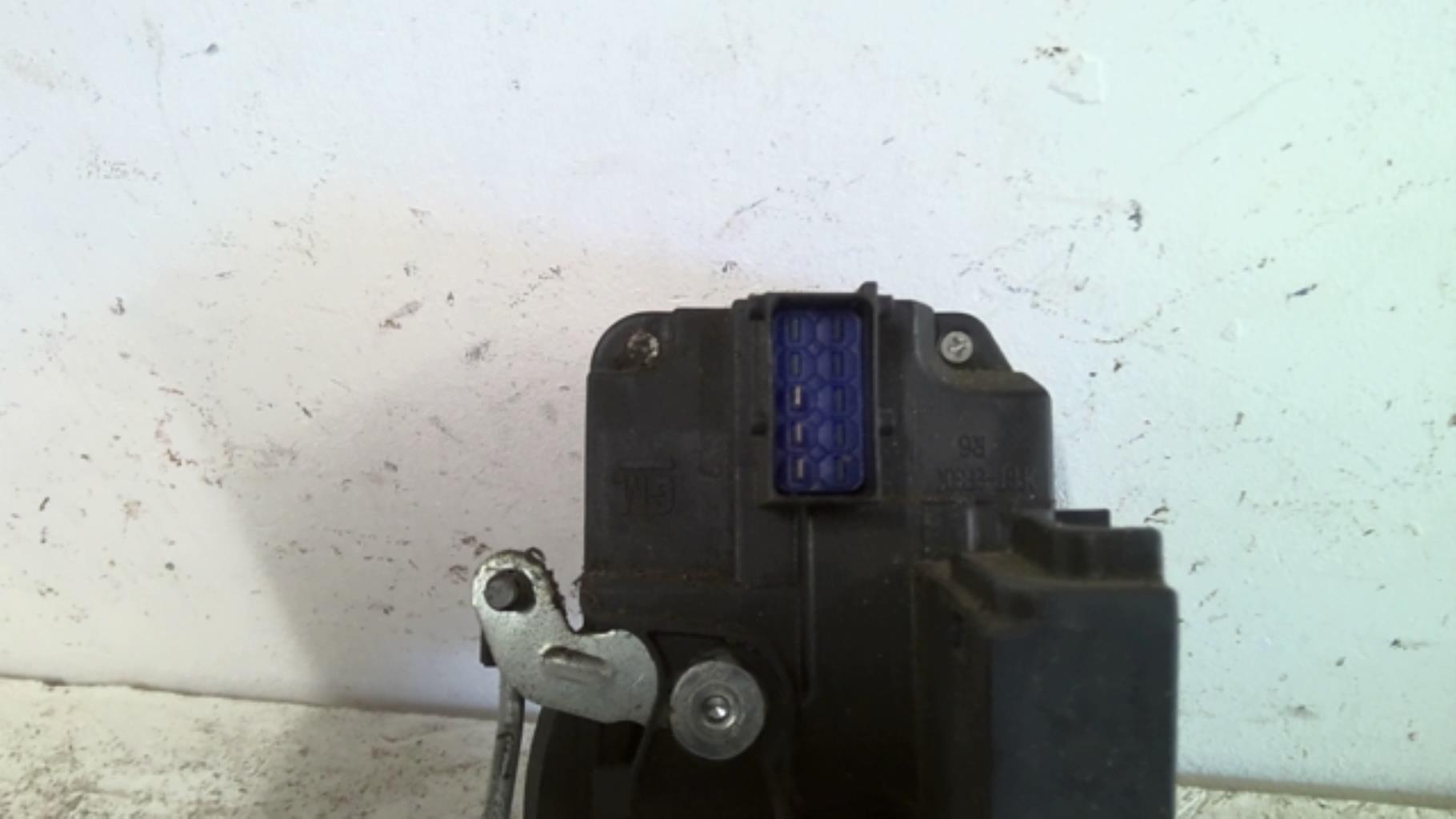 Serrure avant droit RENAULT TRAFIC 2  - 1