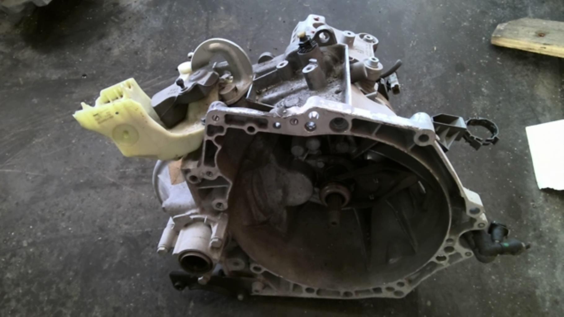 Boite de vitesses PEUGEOT 208 1 PHASE 2 Essence - 1