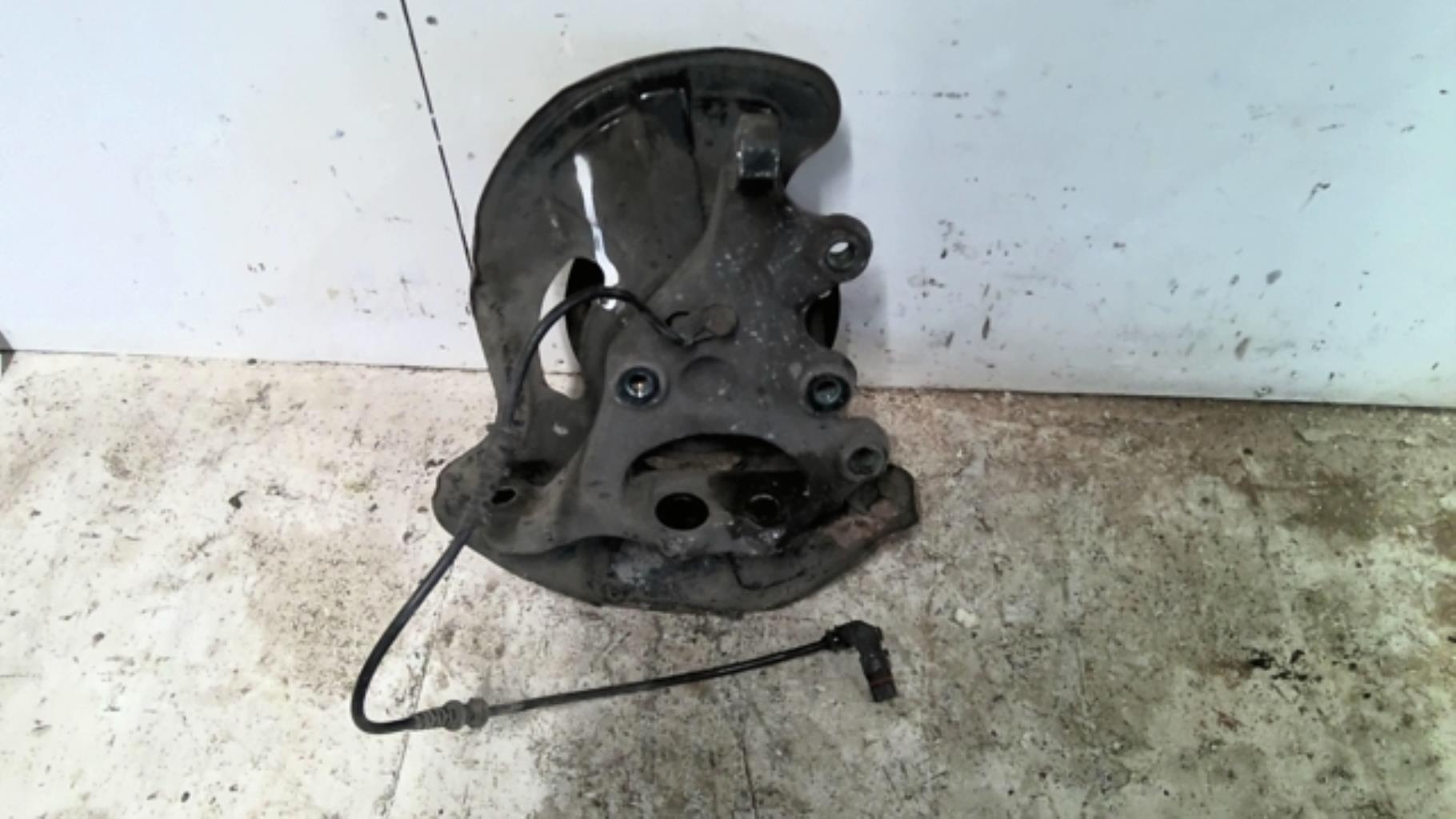 Fusee avant droit MERCEDES CLASSE C 203 PHASE 2 Diesel - 1
