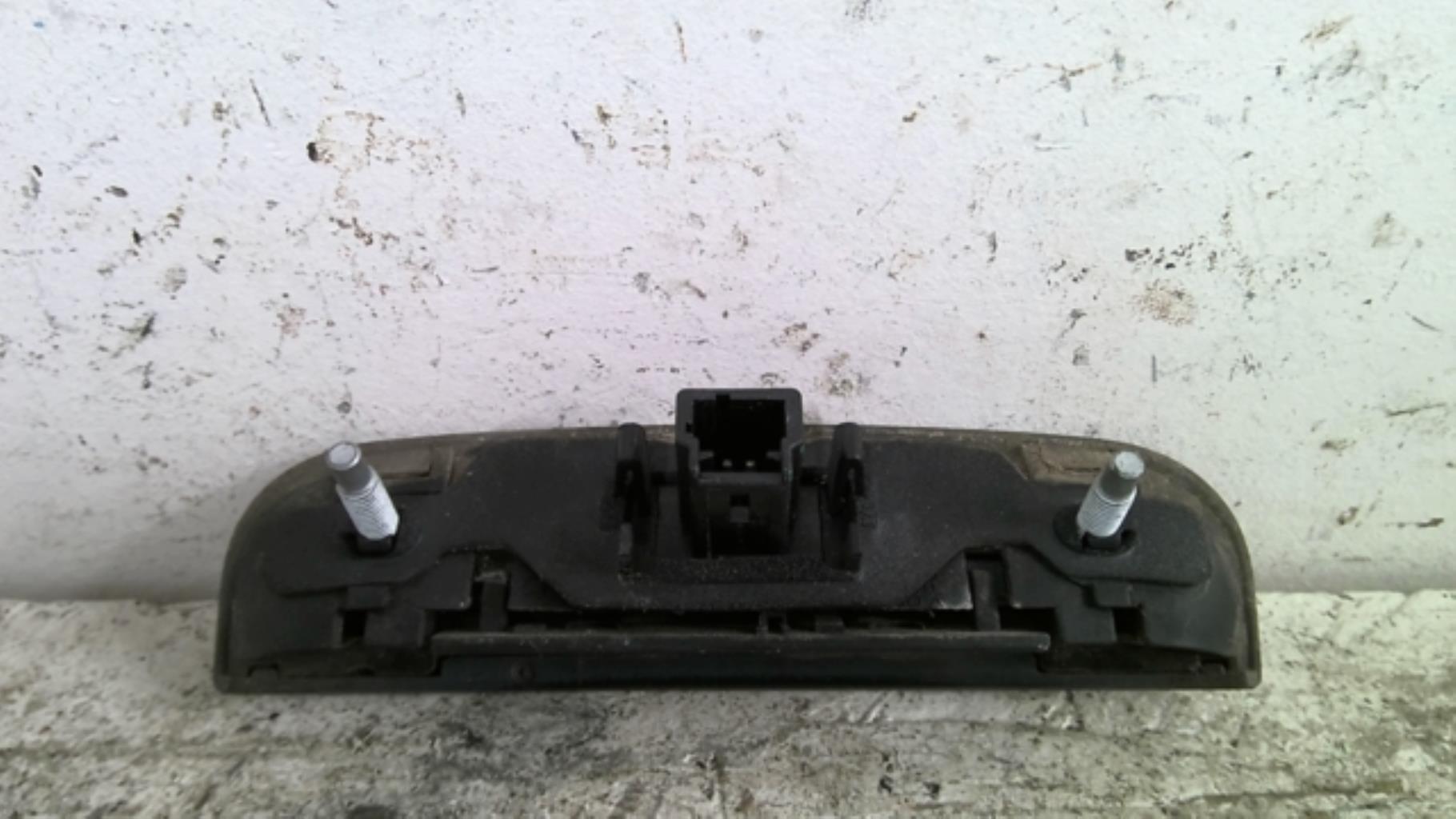 Bouton de coffre CITROEN C5 1 PHASE 2 Essence - 1