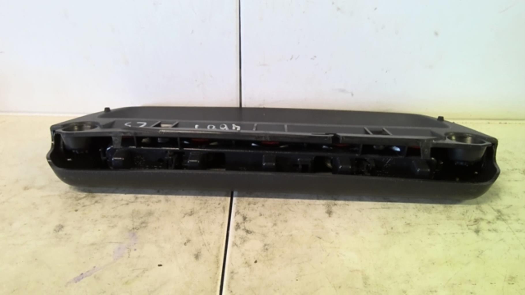 Feu arriere stop central CITROEN C5 1 PHASE 2 Essence - 1