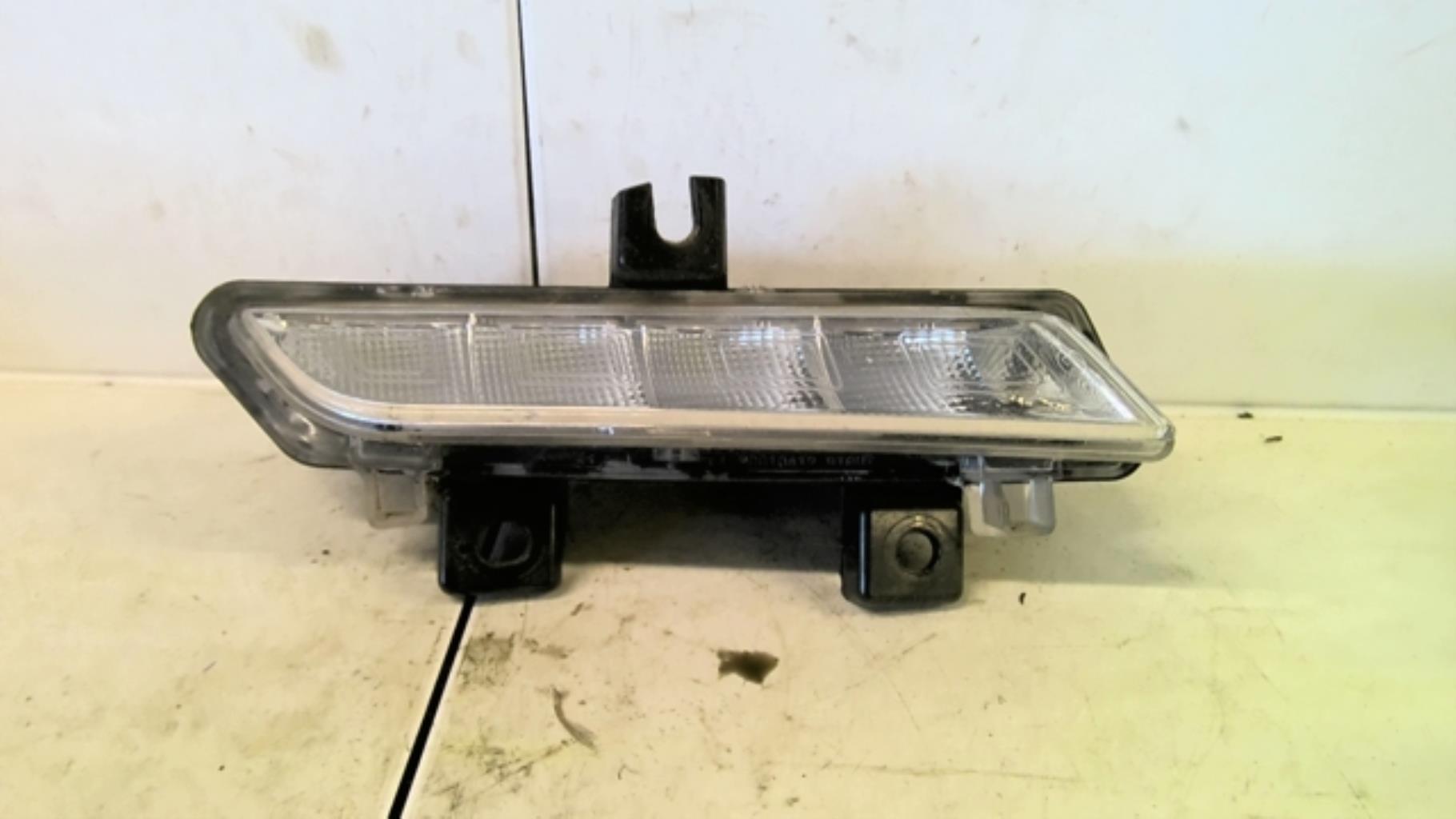 Feu diurne avant droit RENAULT CLIO 4 Diesel - 1