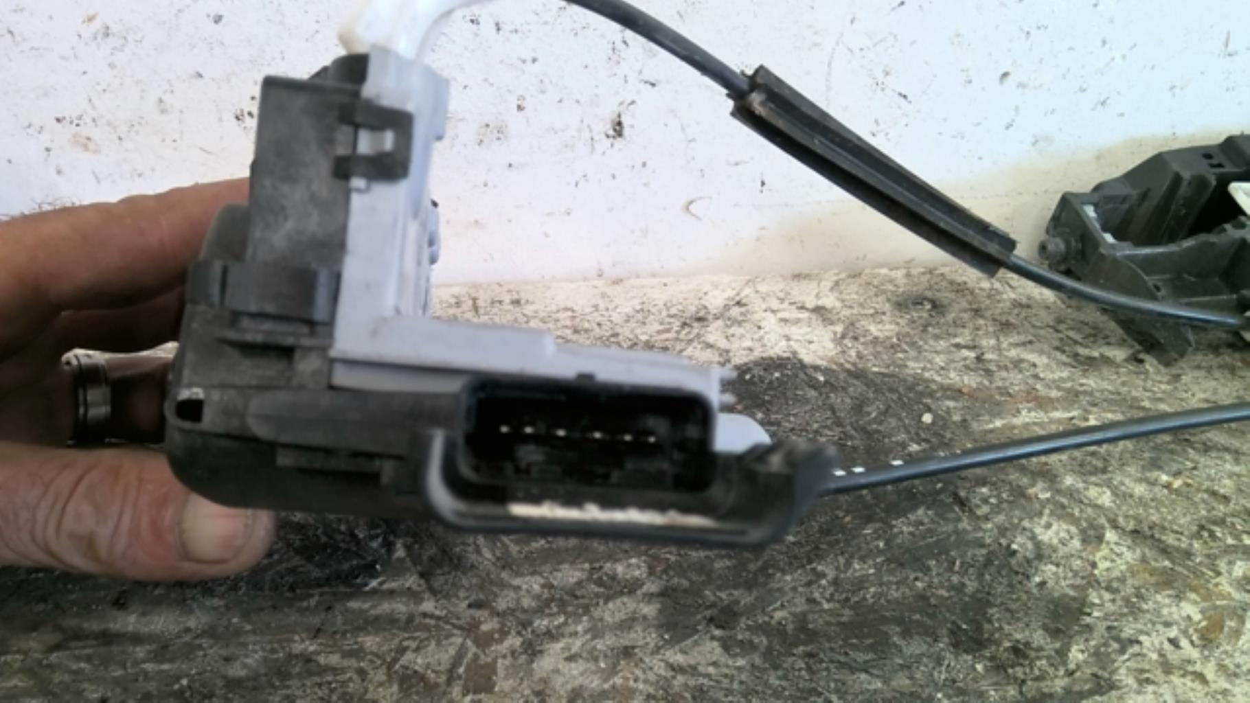 Serrure arriere droit CITROEN C5 2 BREAK Diesel - 1