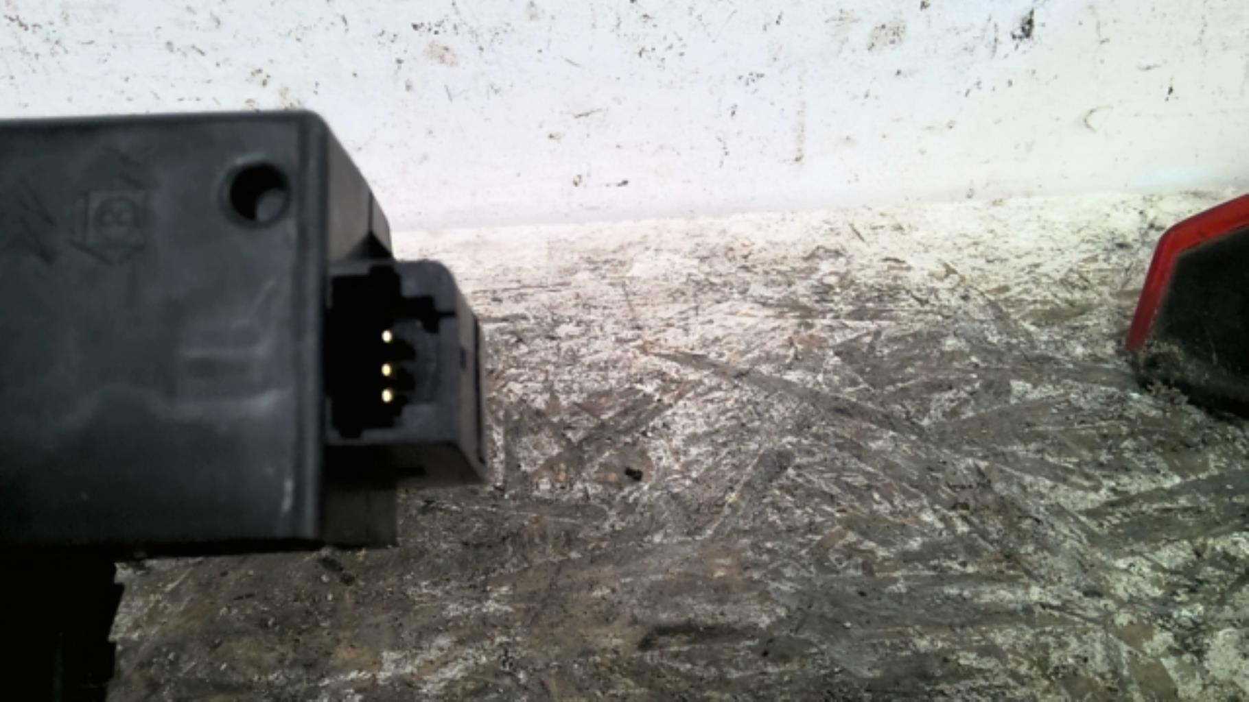 Serrure de hayon CITROEN C5 1 PHASE 2 Essence - 1