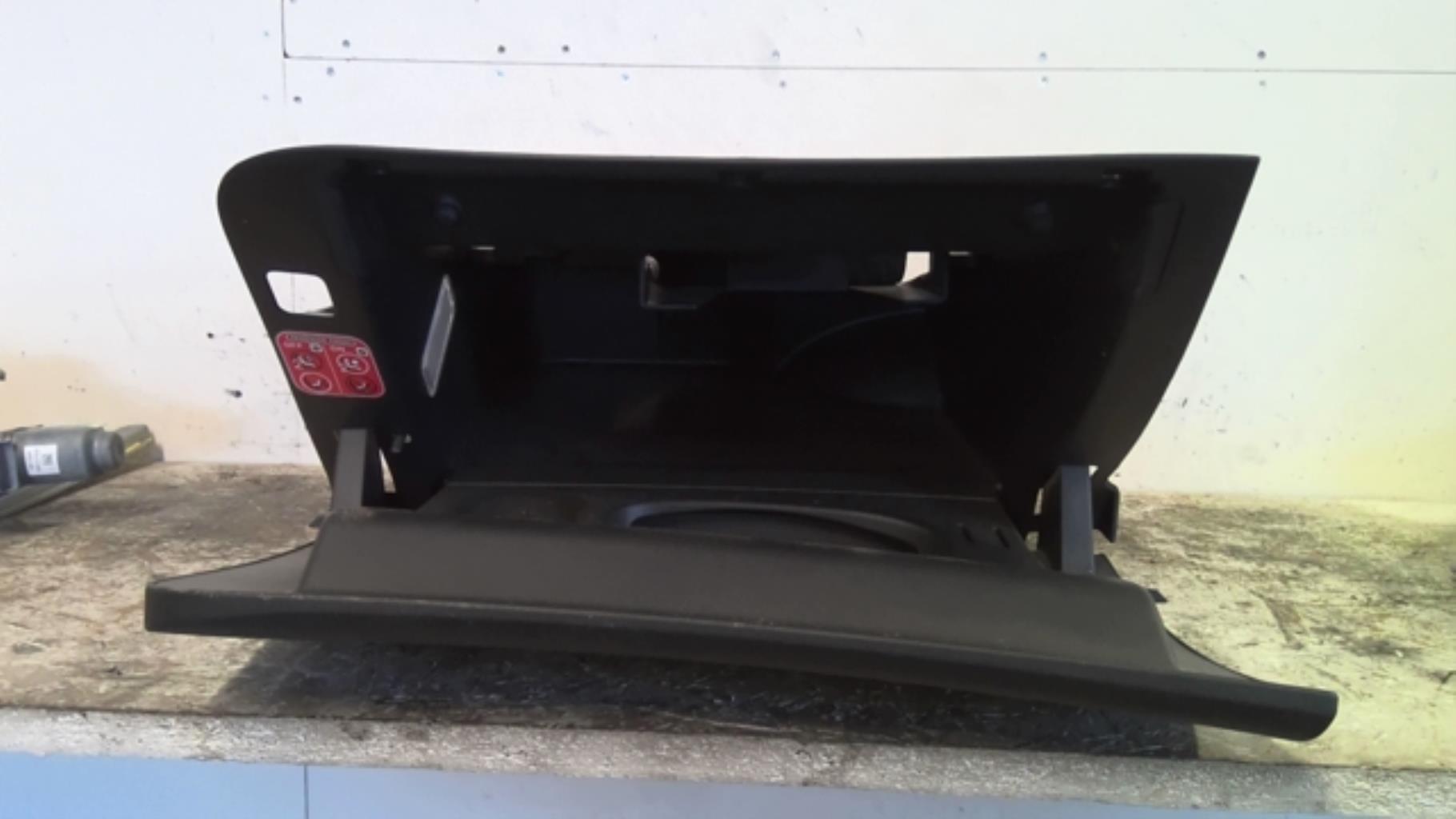 Boite a gants CITROEN C4 2 PHASE 1 Diesel - 1