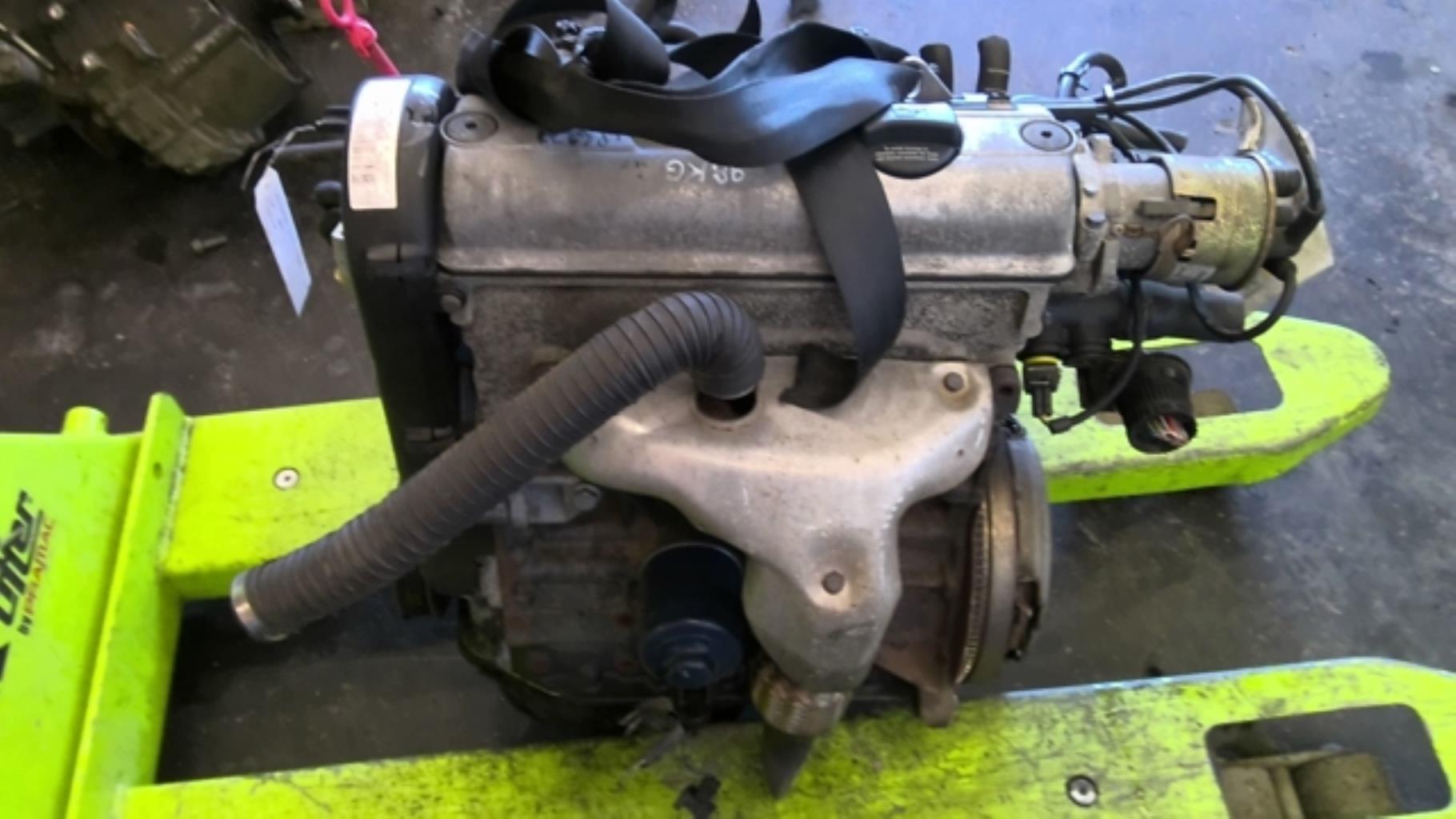 Moteur VOLKSWAGEN POLO 3 PHASE 1  - 1