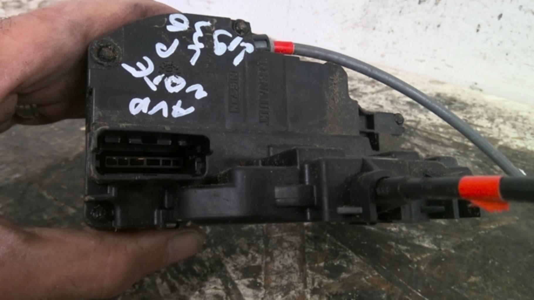 Serrure avant droit NISSAN NOTE 1  - 1