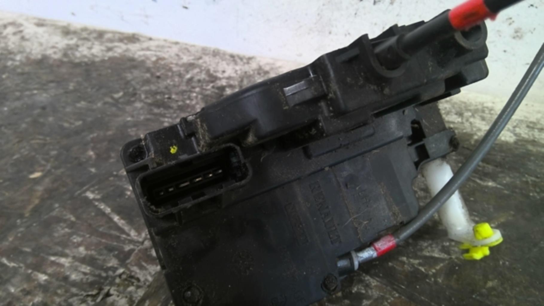 Serrure avant gauche NISSAN NOTE 1  - 1
