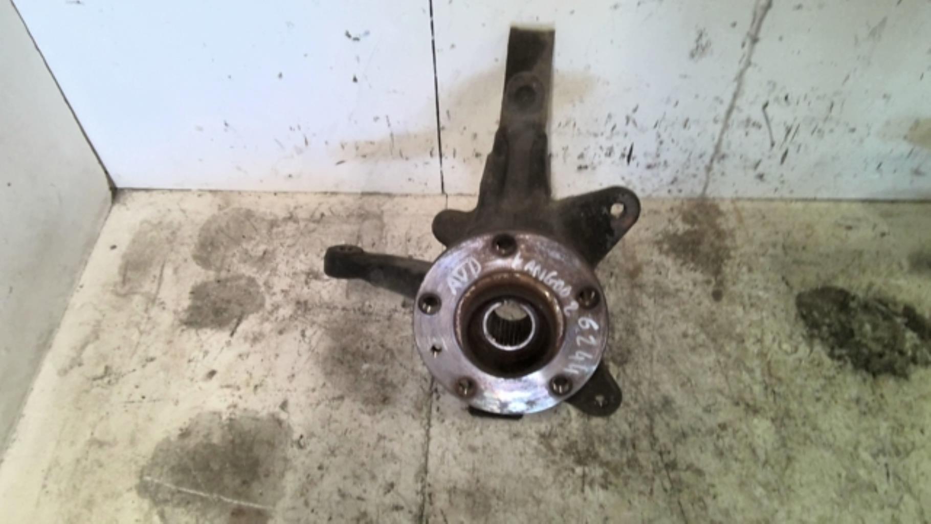 Fusee avant droit RENAULT KANGOO 2 PHASE 2 Diesel - 1