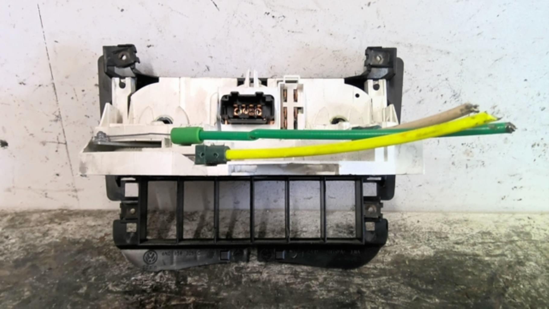 Commande chauffage VOLKSWAGEN POLO 3 PHASE 2 Essence - 1