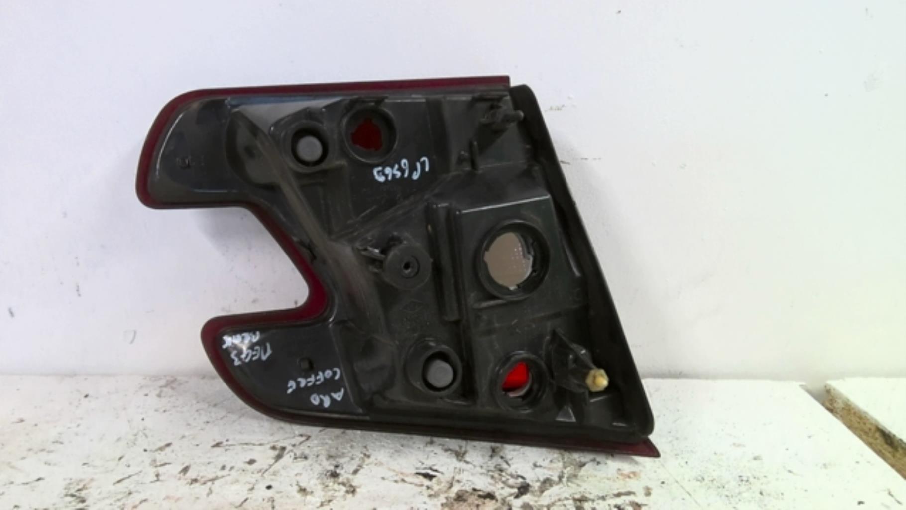 Feu arriere secondaire droit (feux) RENAULT MEGANE 3 PHASE 1 BREAK Diesel - 1