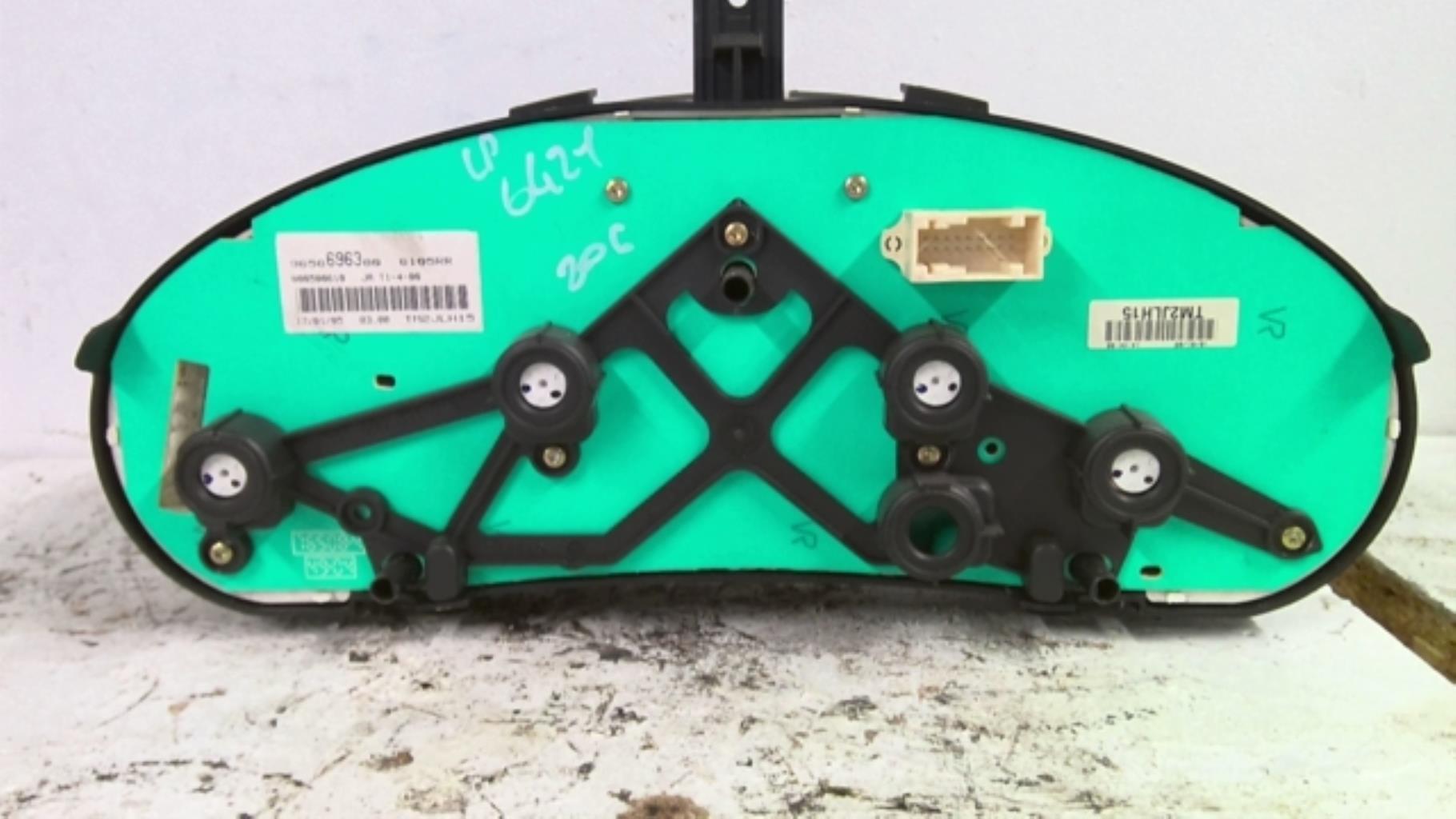 Compteur PEUGEOT 206 Essence - 1